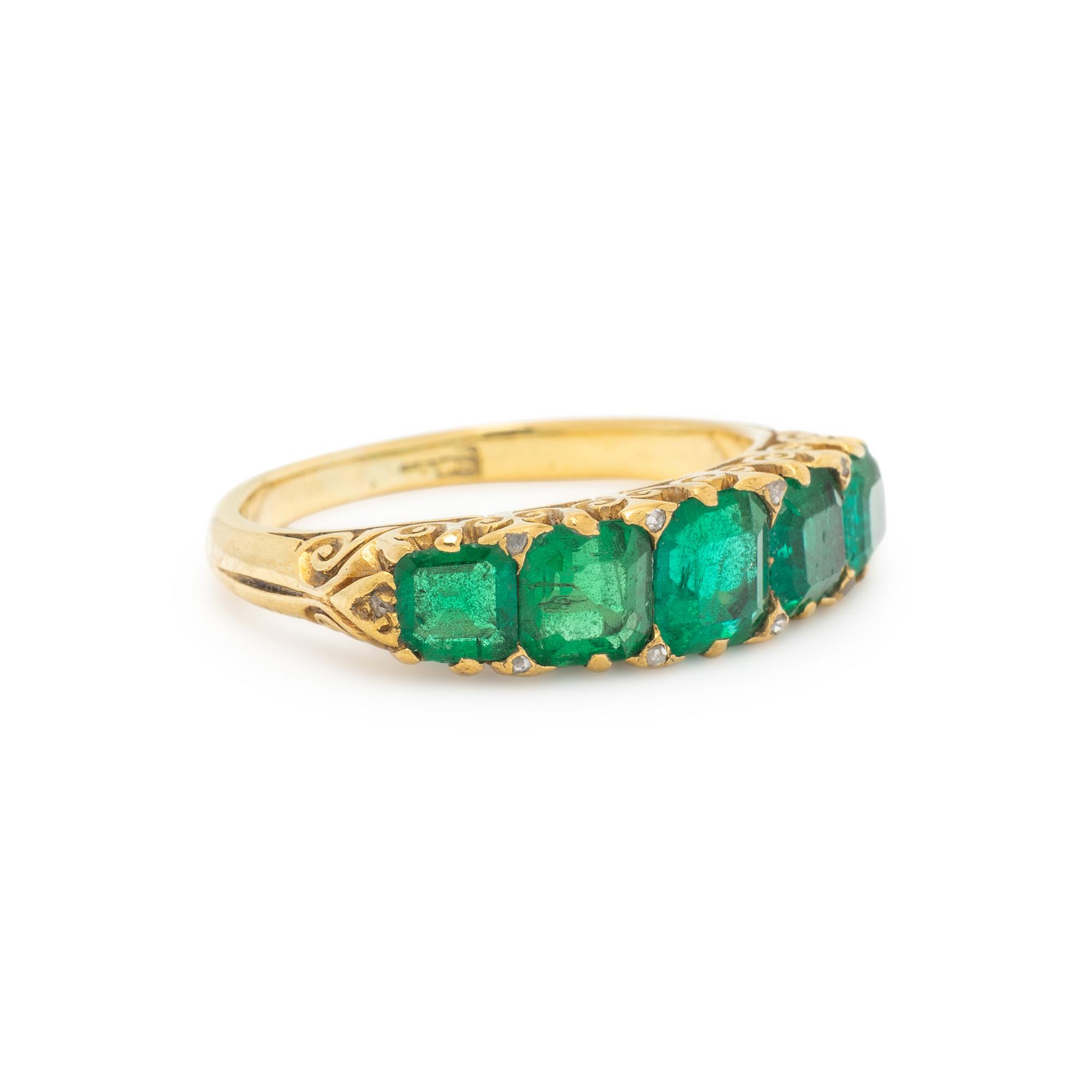 ANTIQUE, EMERALD AND YELLOW GOLD RING