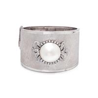 WHITE GOLD, CULTURED MABE PEARL AND DIAMOND BANGLE BRACELET
