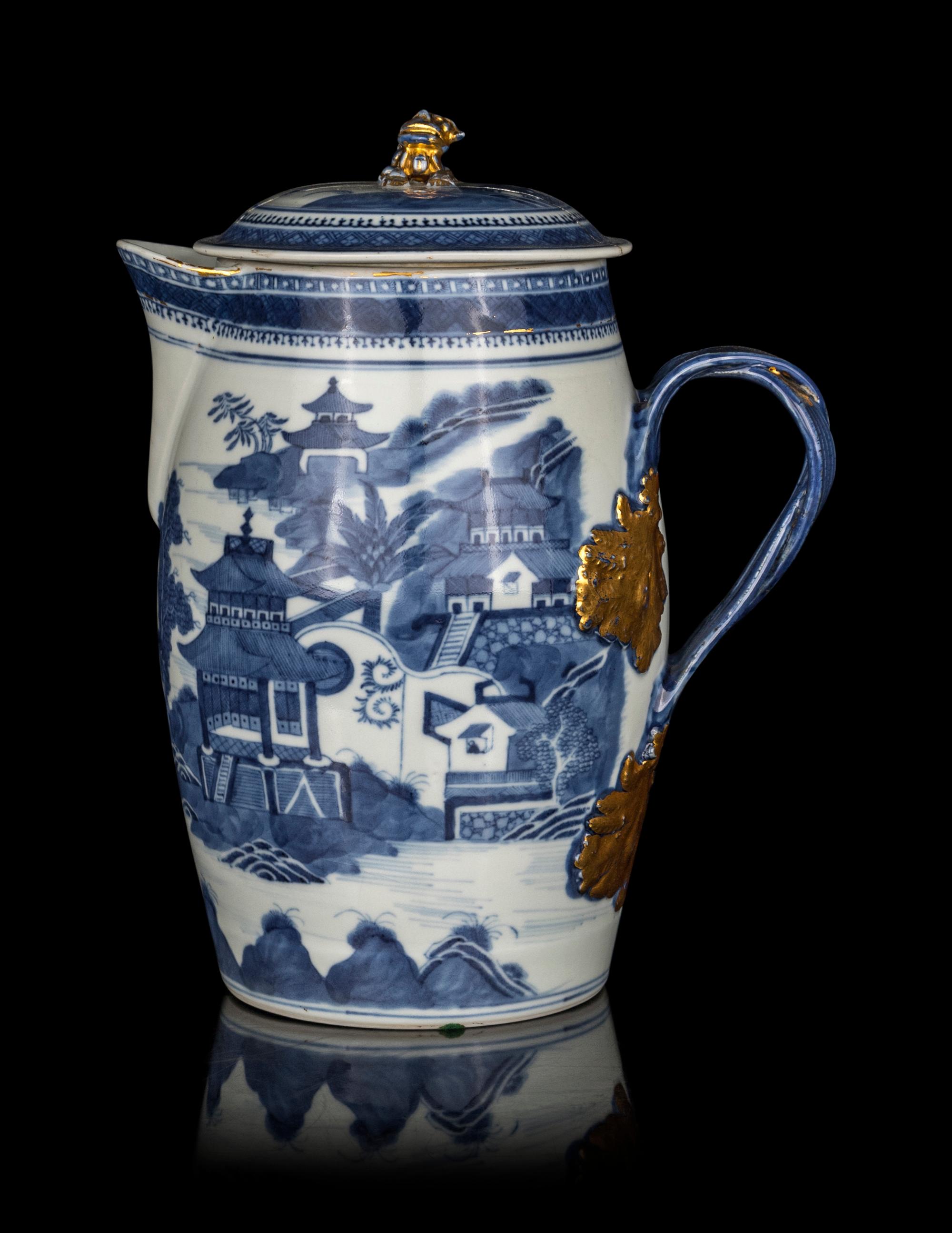 A Chinese Export Gilt Decorated Blue and White Porcelain Covered Mug