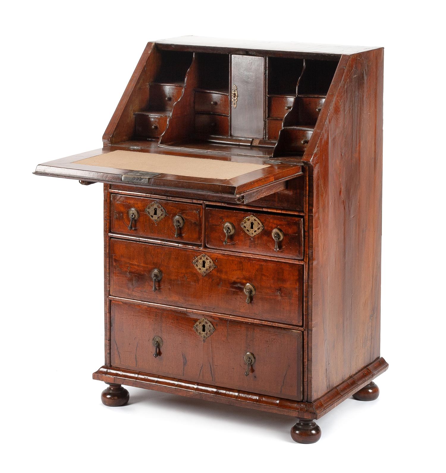 A Queen Anne Walnut Diminutive Slant-Front Desk Height 37 1/2 x width 26 x depth 18 1/4 inches. — 18TH CENTURY