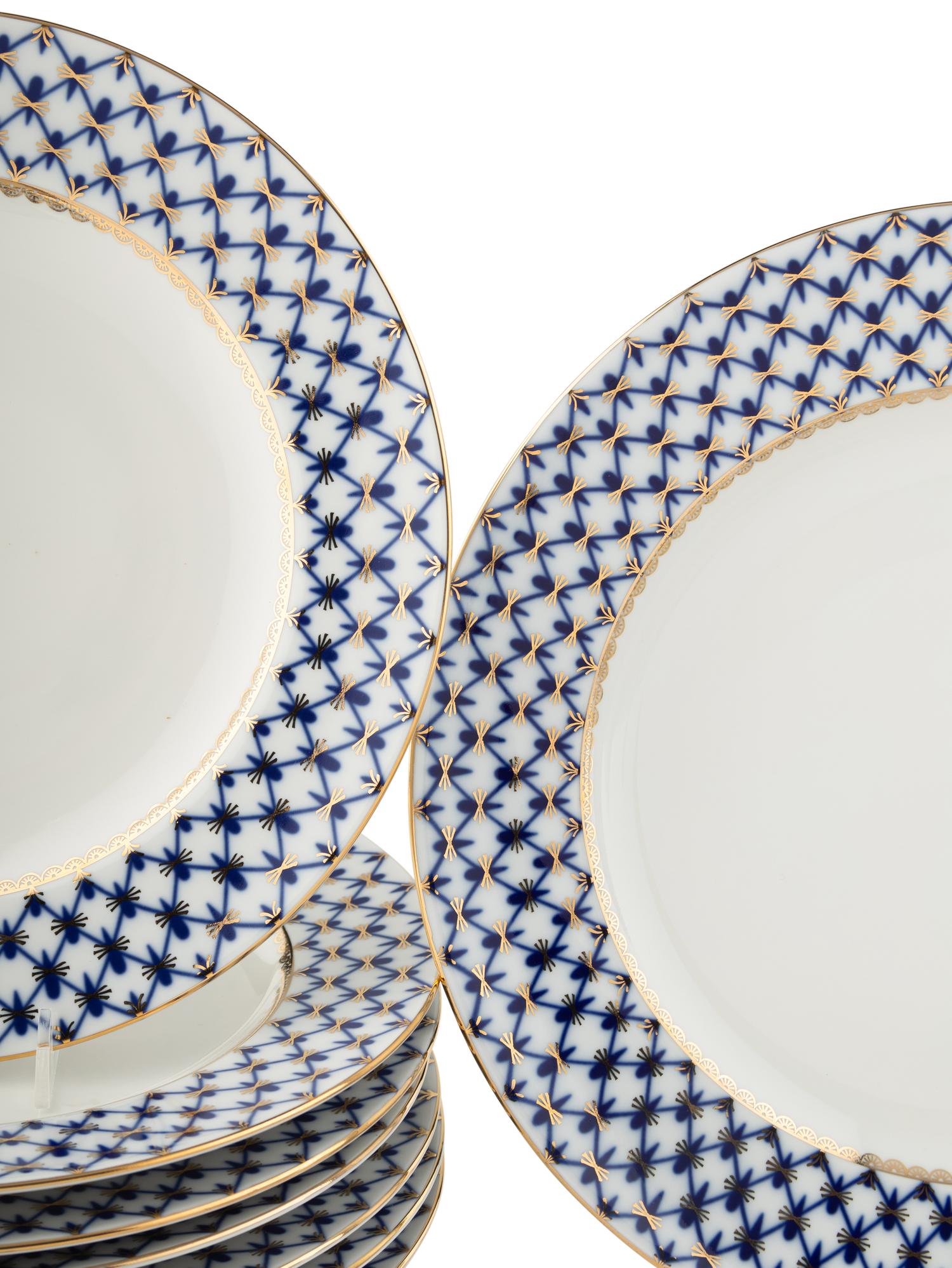 A Lomonosov Porcelain Dinner Service