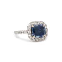 SAPPHIRE AND DIAMOND RING