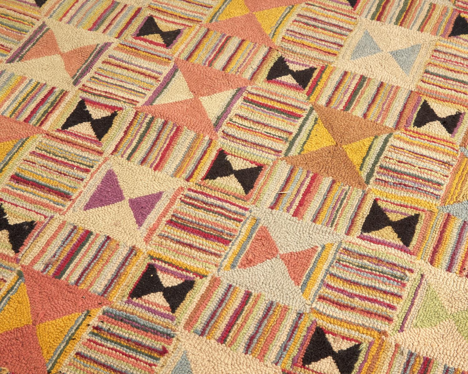 A "Bow-Tie" Hooked Rug