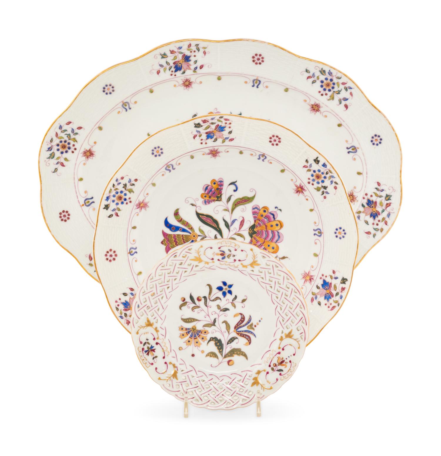 A Group of Herend Motif Hongrois Grand Porcelain Articles
