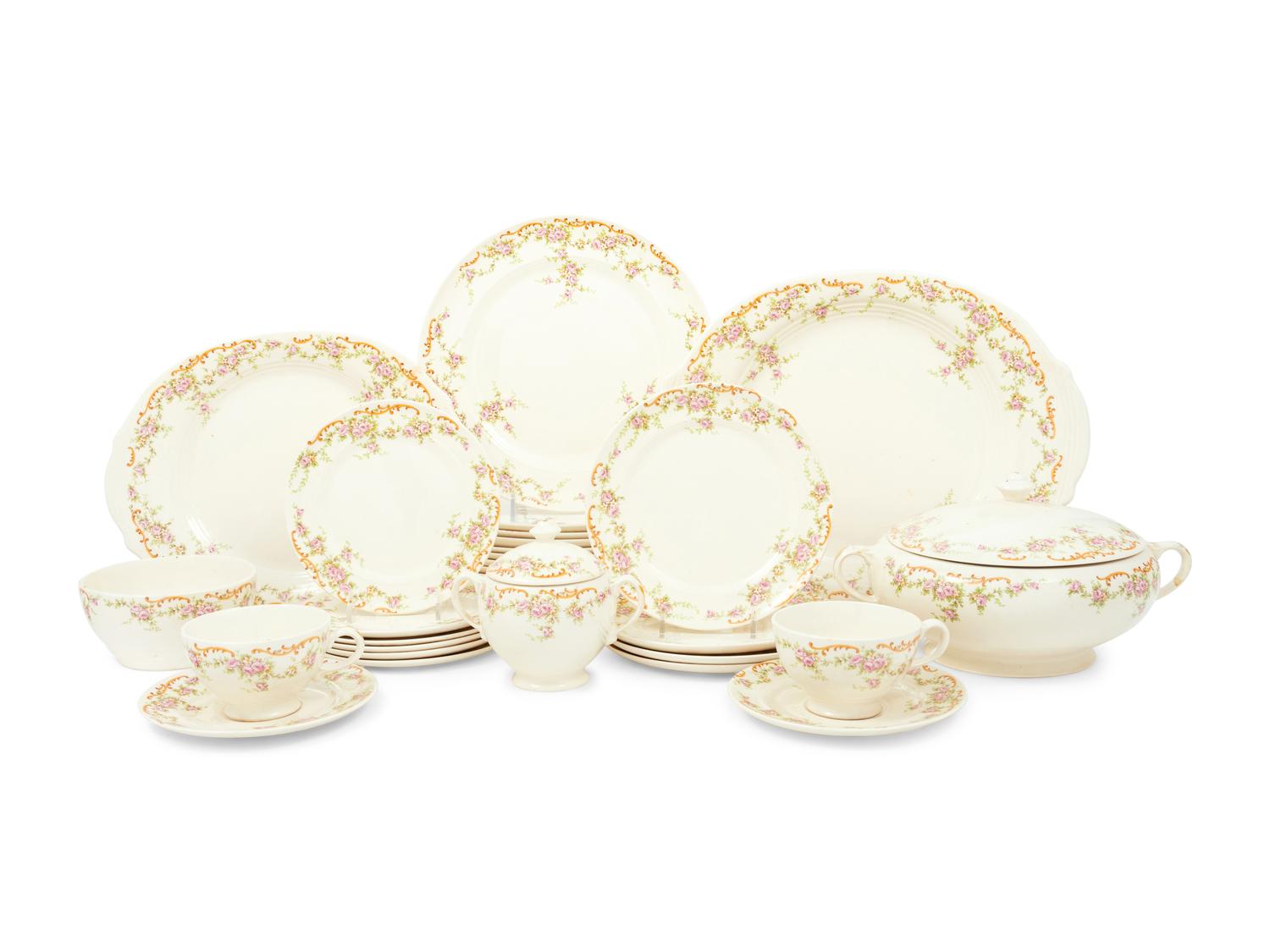An American Porcelain Dinner Service