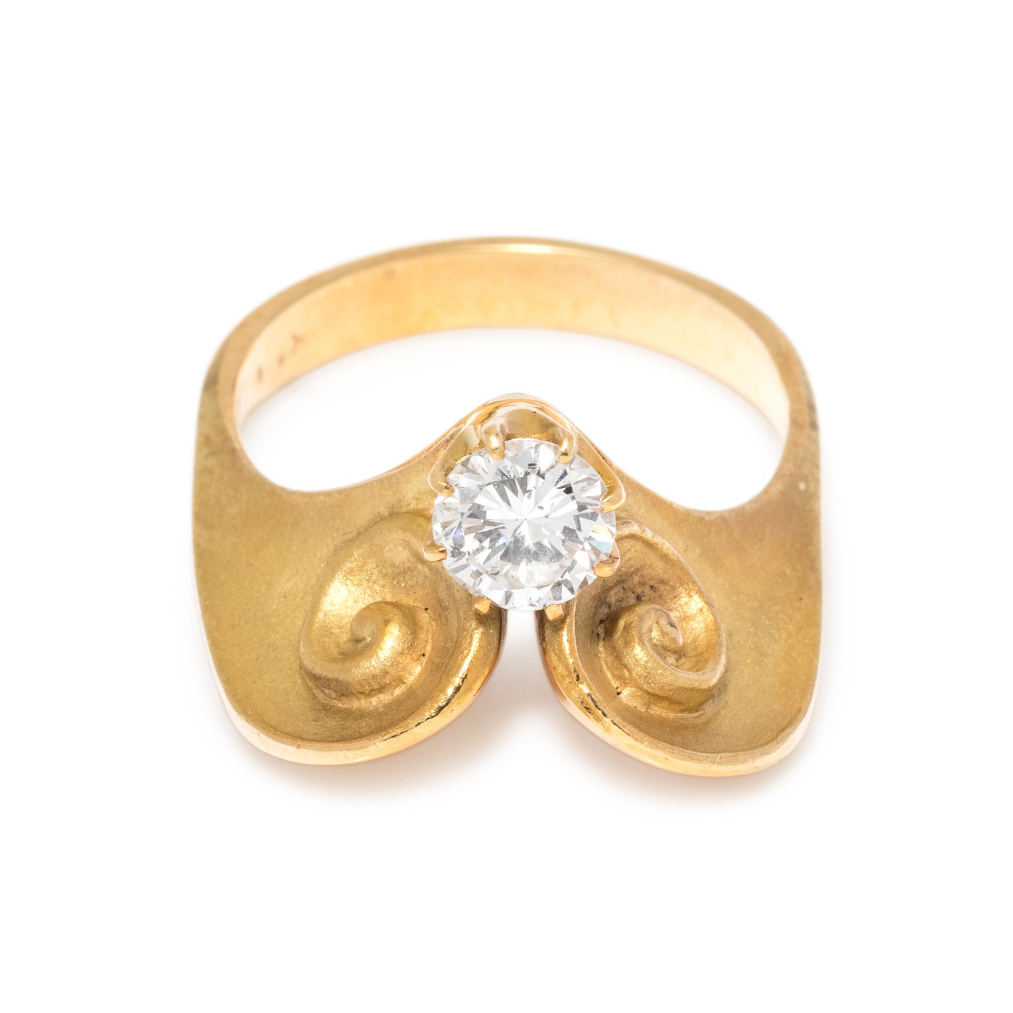 YELLOW GOLD AND DIAMOND RING