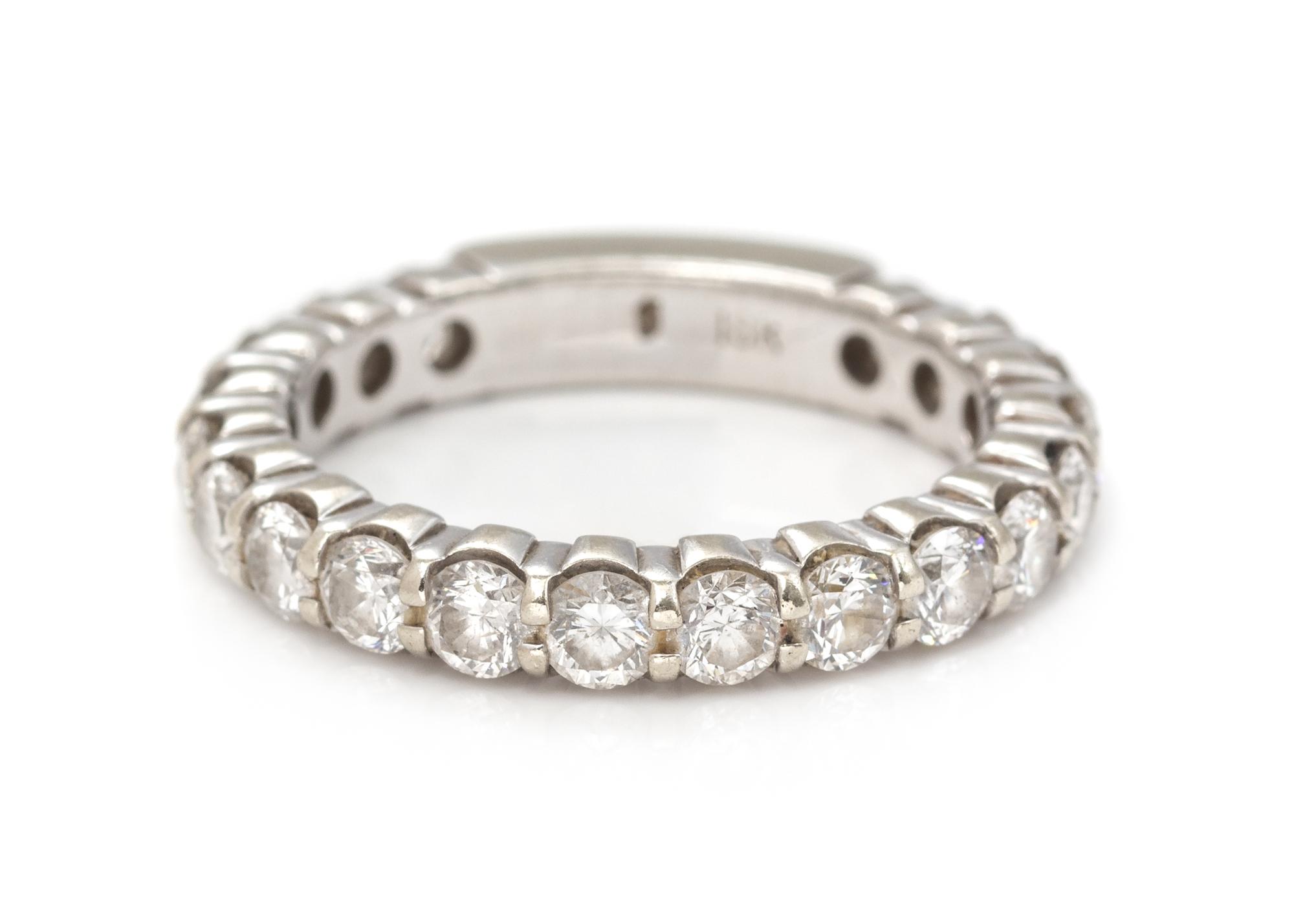 An 18 Karat White Gold and Diamond Ring,