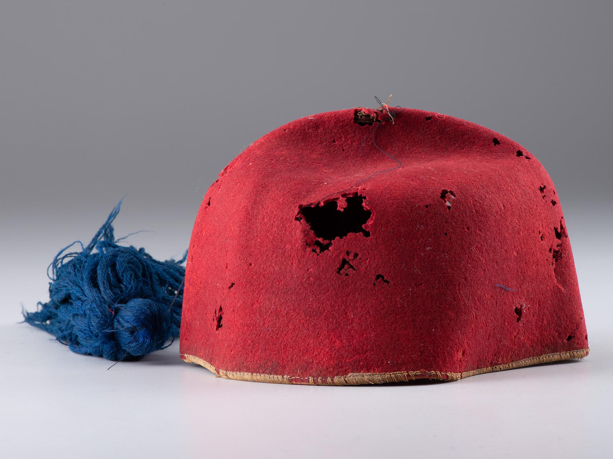 [CIVIL WAR]. Zouave-style fez with blue tassel typically worn by the 9th New York Infantry, Hawkins' Zouaves.