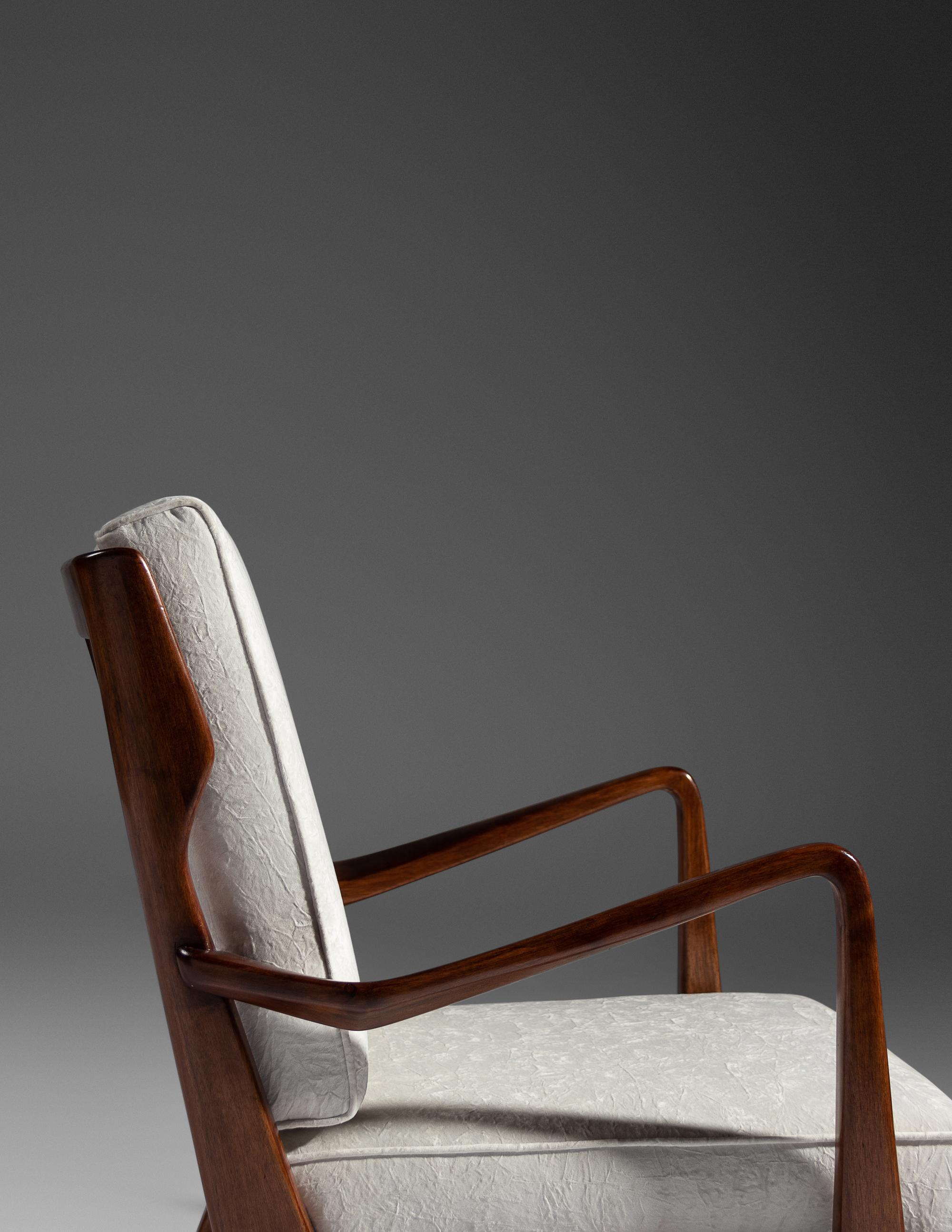 Pair of Lounge Chairs, model 516, Cassina, Italy