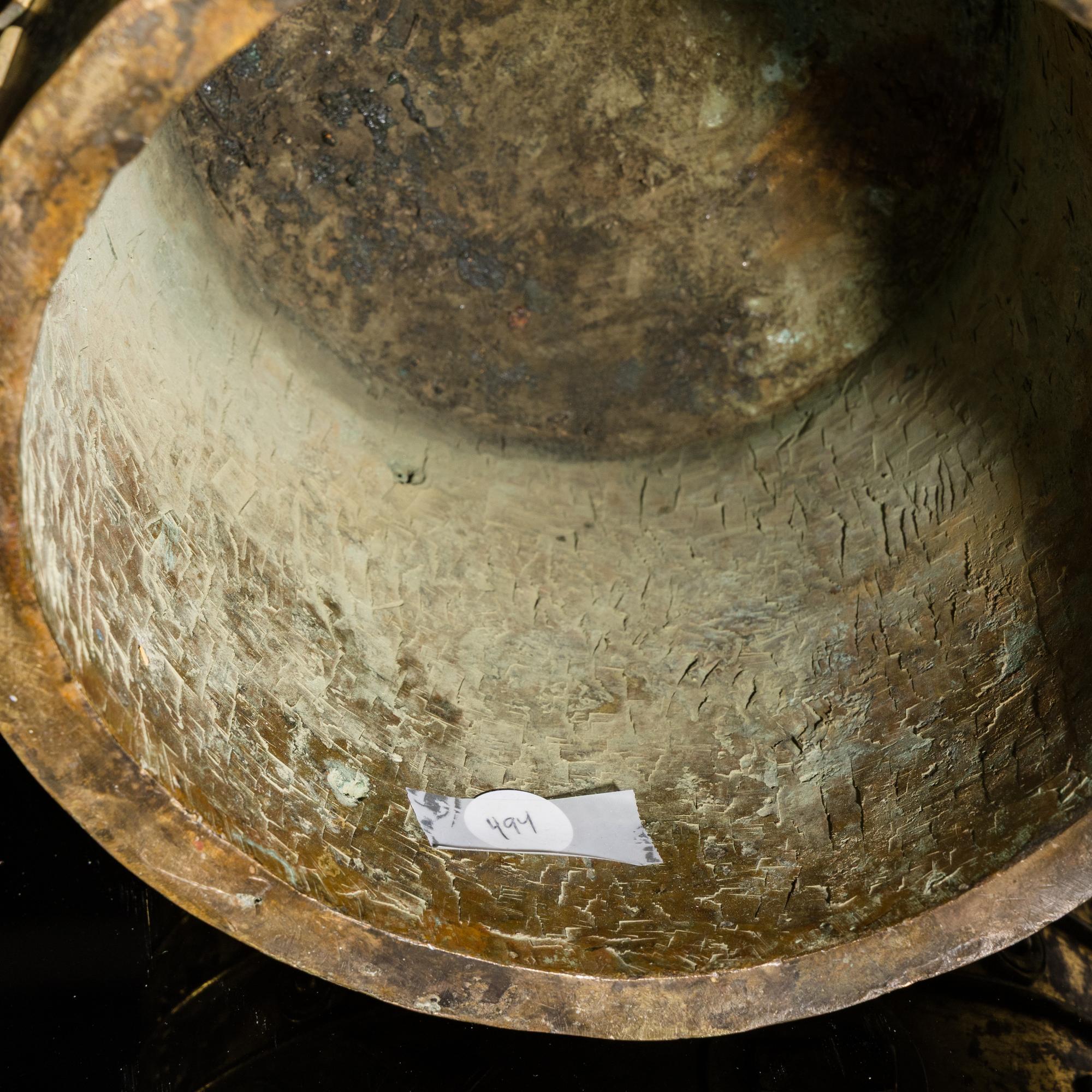 A Chinese Gilt Bronze Bell, Bianzhong, 20th Century — 近代 鎏金铜编钟
