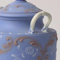 A Wedgwood Tricolor Jasperware Vase and Cover UK, circa 1920