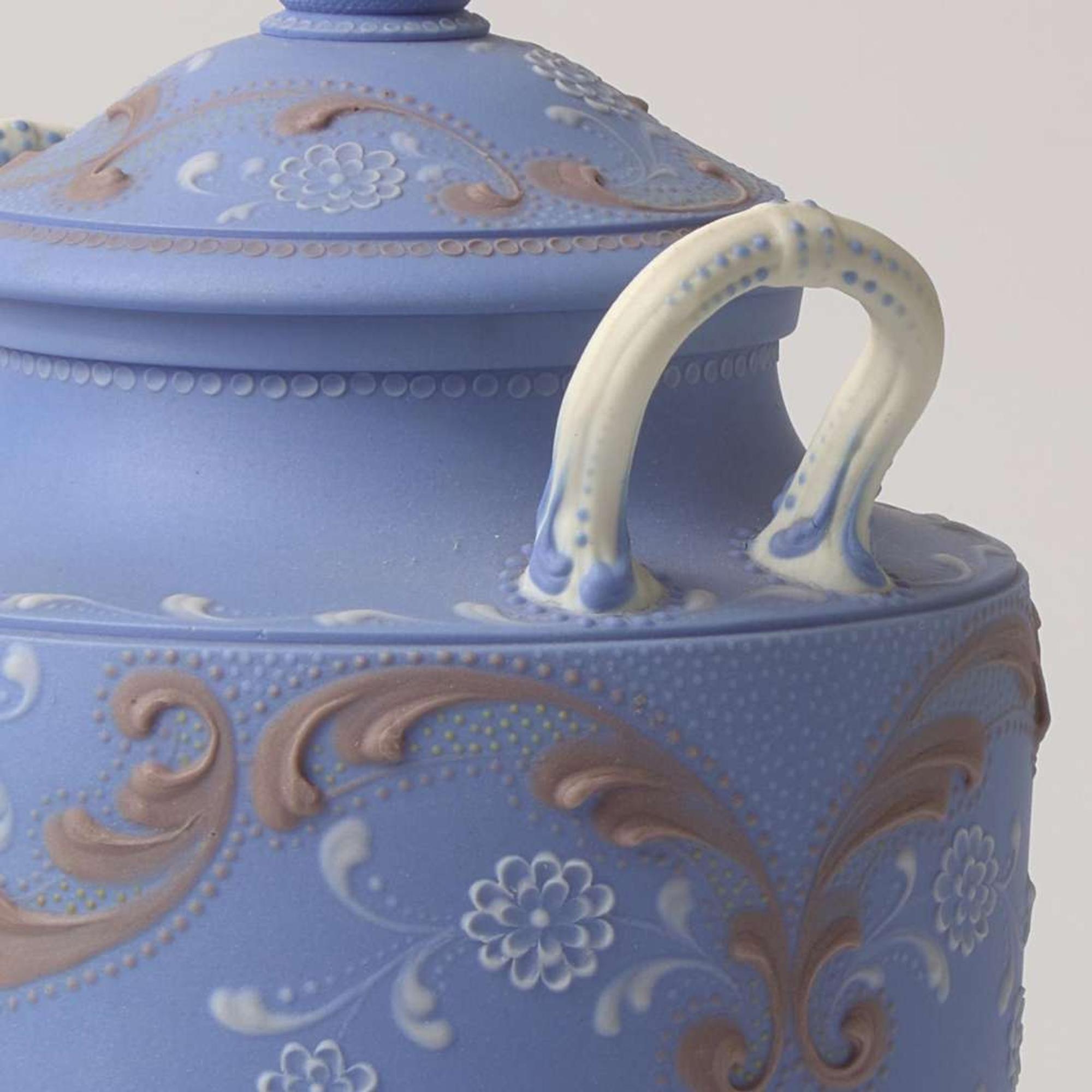 A Wedgwood Tricolor Jasperware Vase and Cover UK, circa 1920