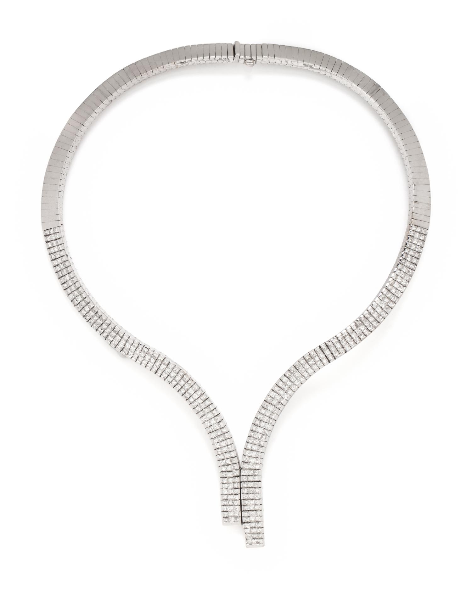 DIAMOND AND WHITE GOLD NECKLACE