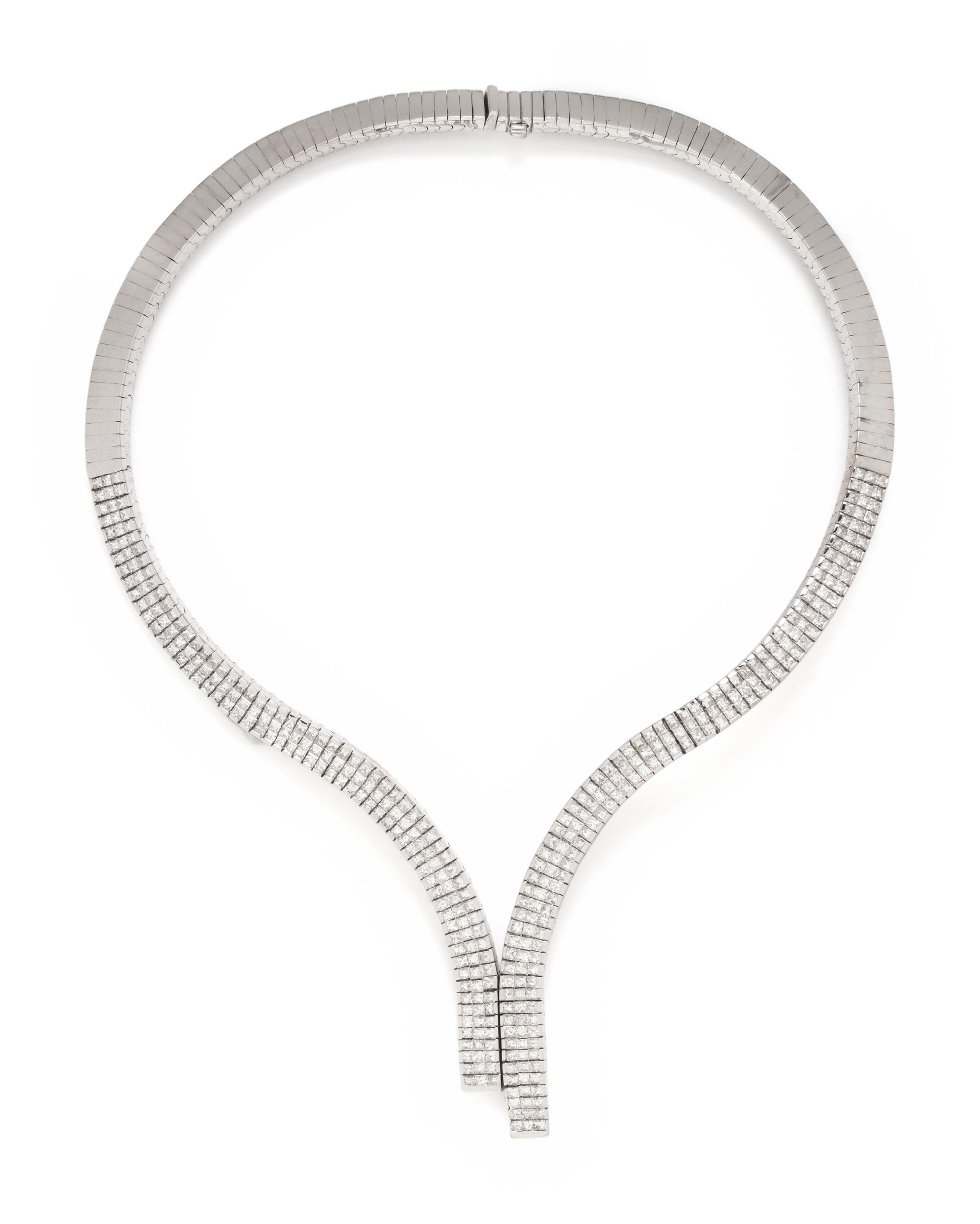DIAMOND AND WHITE GOLD NECKLACE