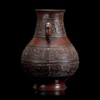 A Patinated Bronze Archaistic Vase, 19th/20th Century 晚清民國 仿古銅壺