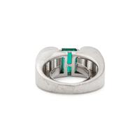 EMERALD AND DIAMOND RING