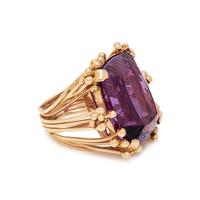 YELLOW GOLD AND AMETHYST RING