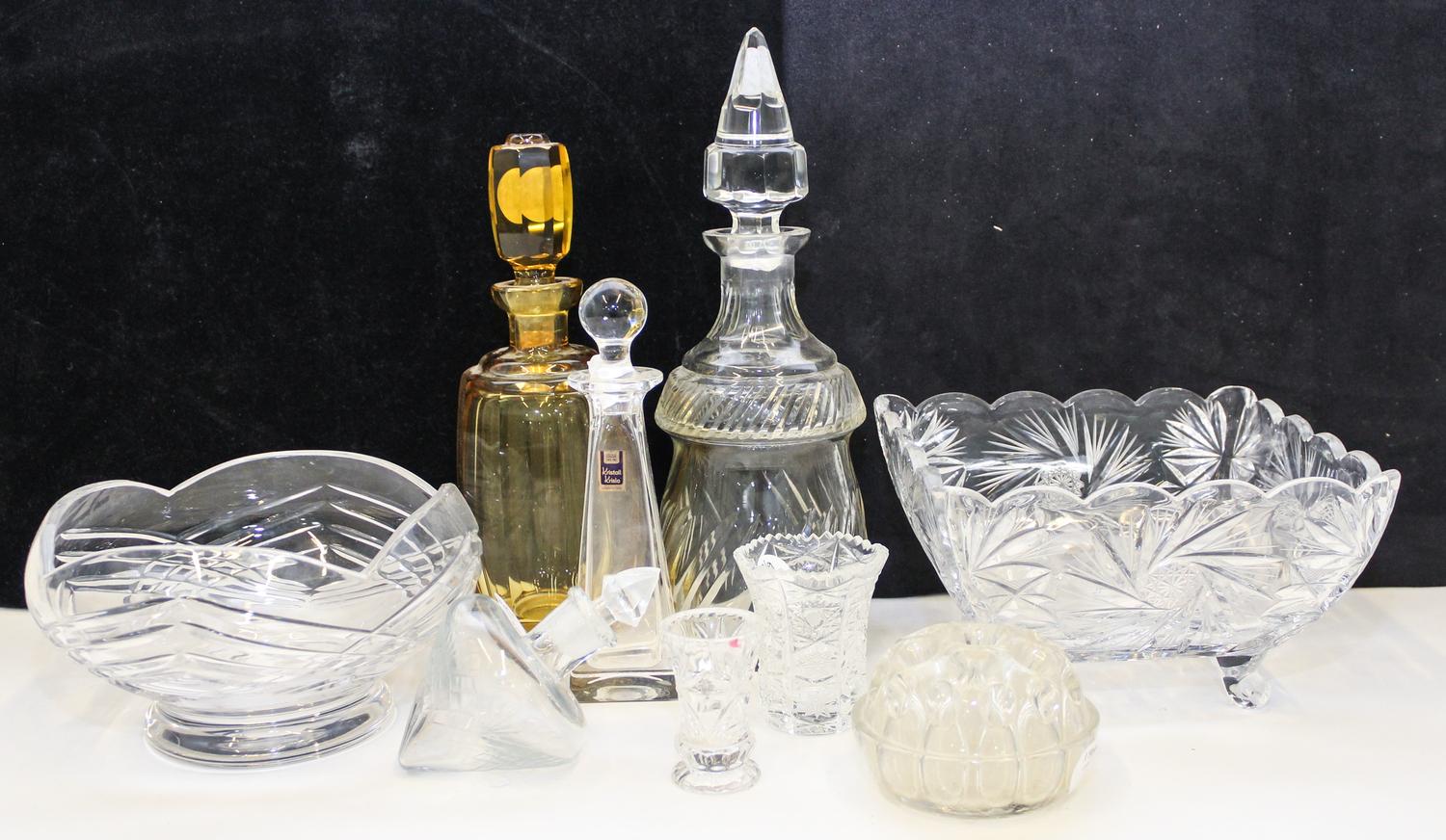 A Group of Nine Glass Articles Height of tallest 12 1/2 inches.