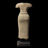 A Khmer Stone Torso of Uma, Baphuon Period — 十-十一世紀 柬埔寨吳哥巴普昂寺風格女神像