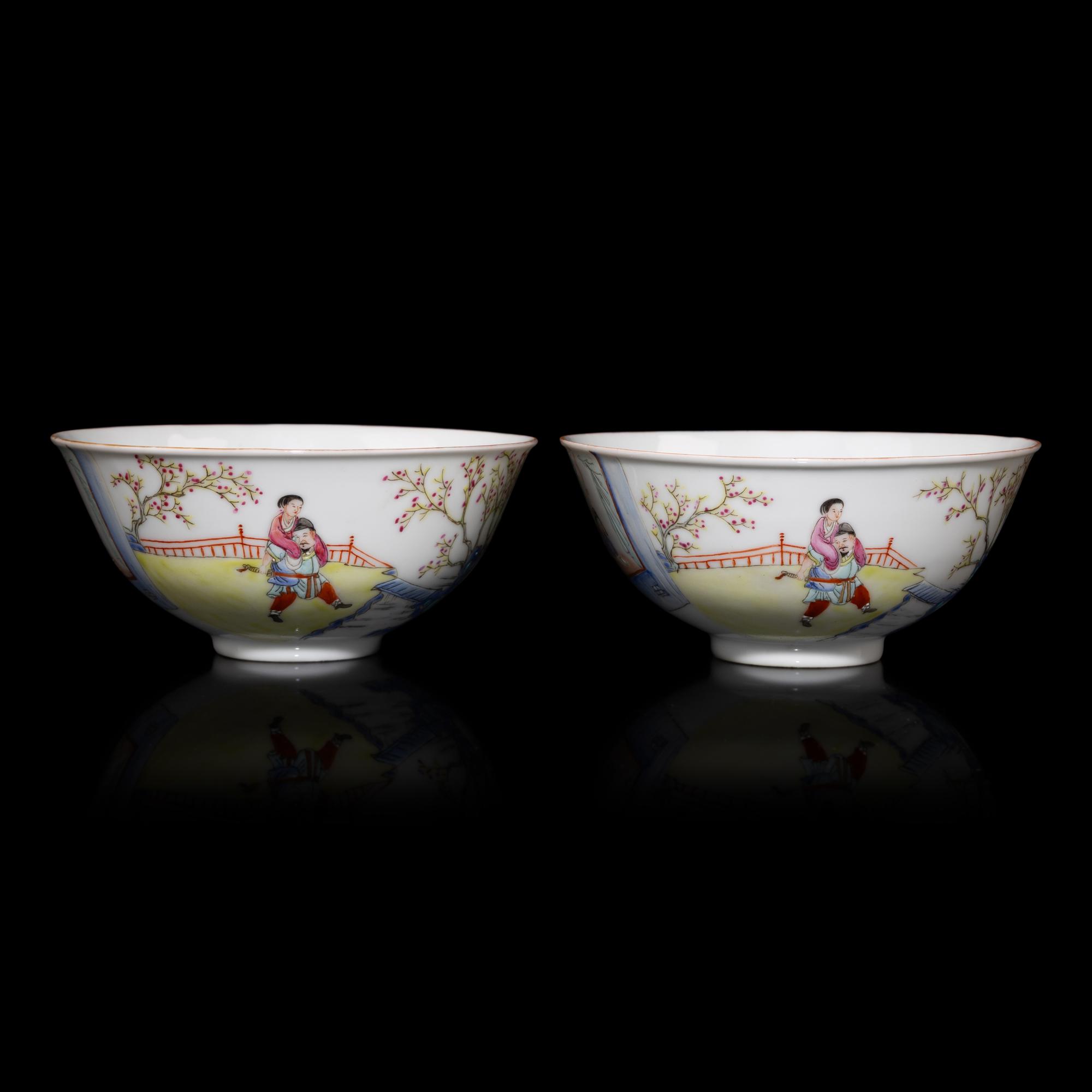 A Pair of Chinese Famille Rose 'Romance of the Western Chamber' Porcelain Bowls, 19th Century — 清晚期 粉彩西廂圖碗一對