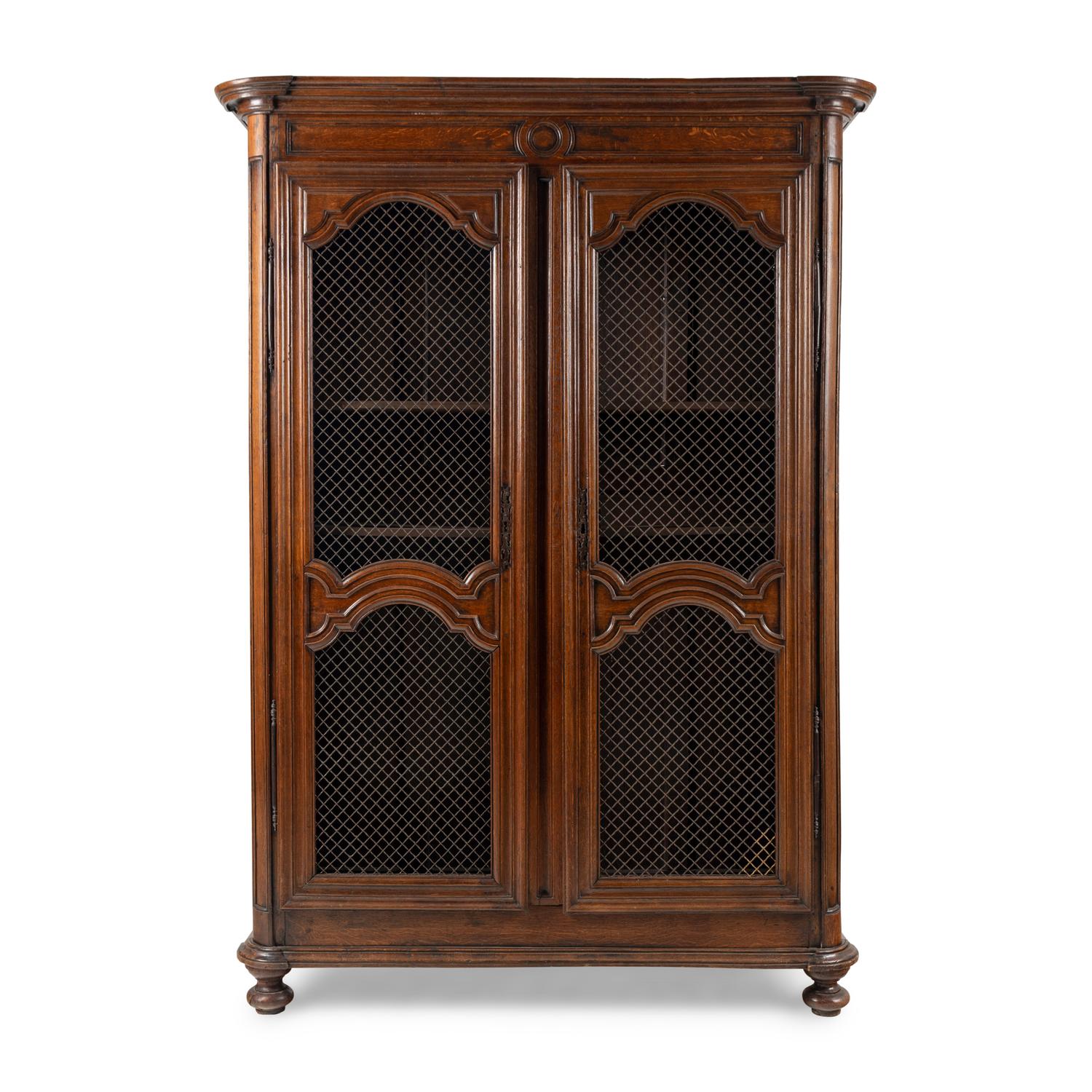 A French Provincial Oak Grille-Inset Bibilothèque