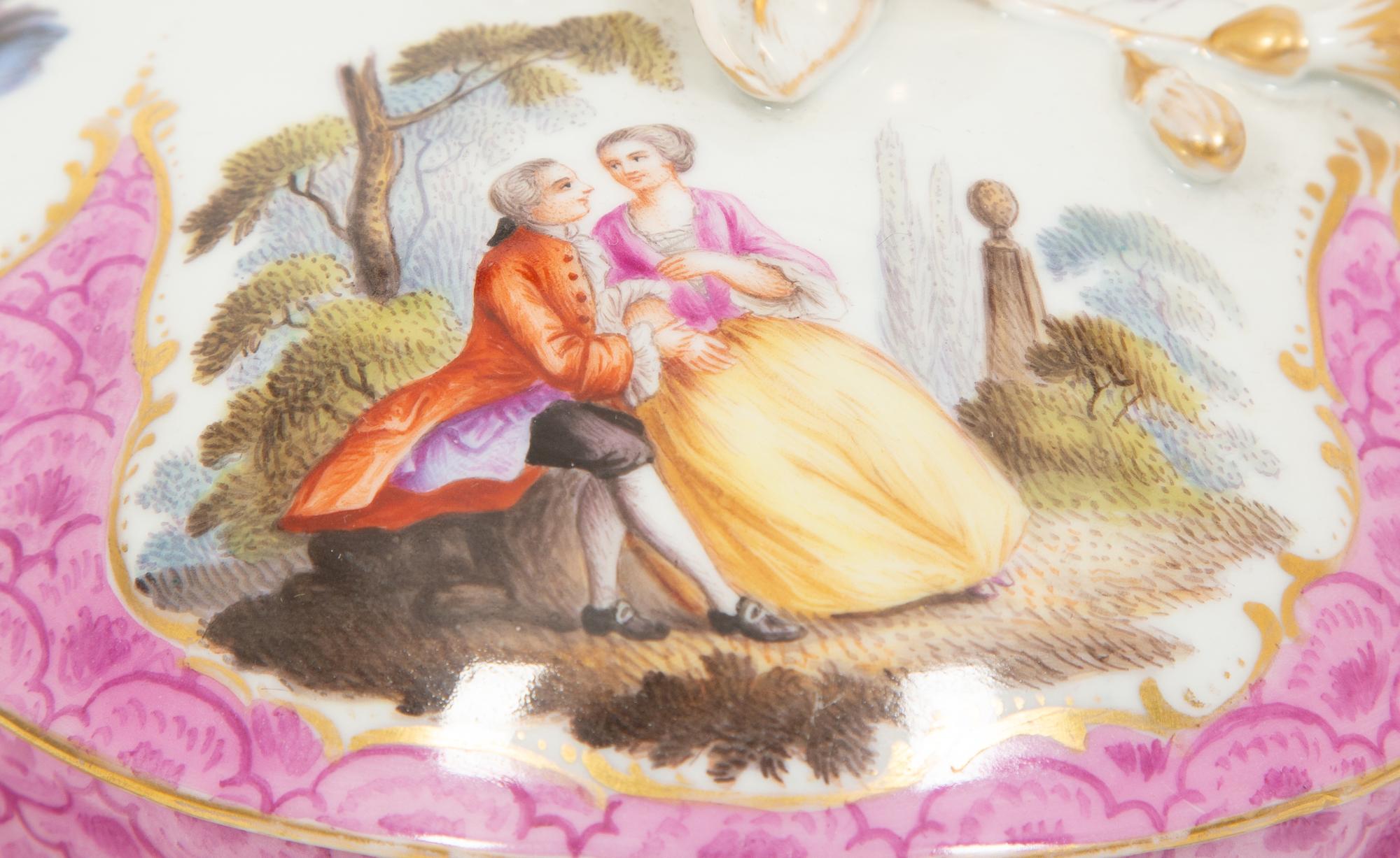 A Meissen Porcelain Sauce Tureen with Undertray