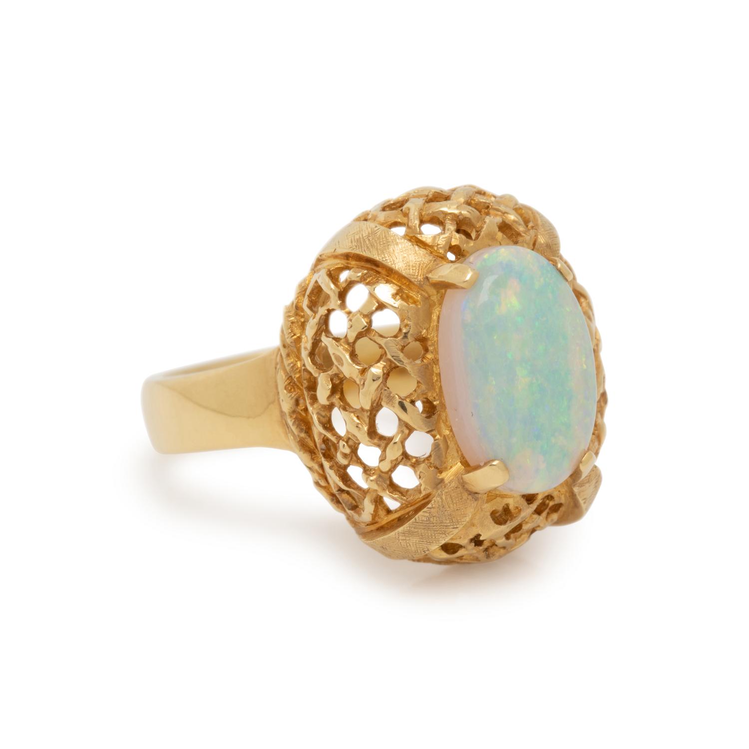 YELLOW GOLD AND OPAL RING