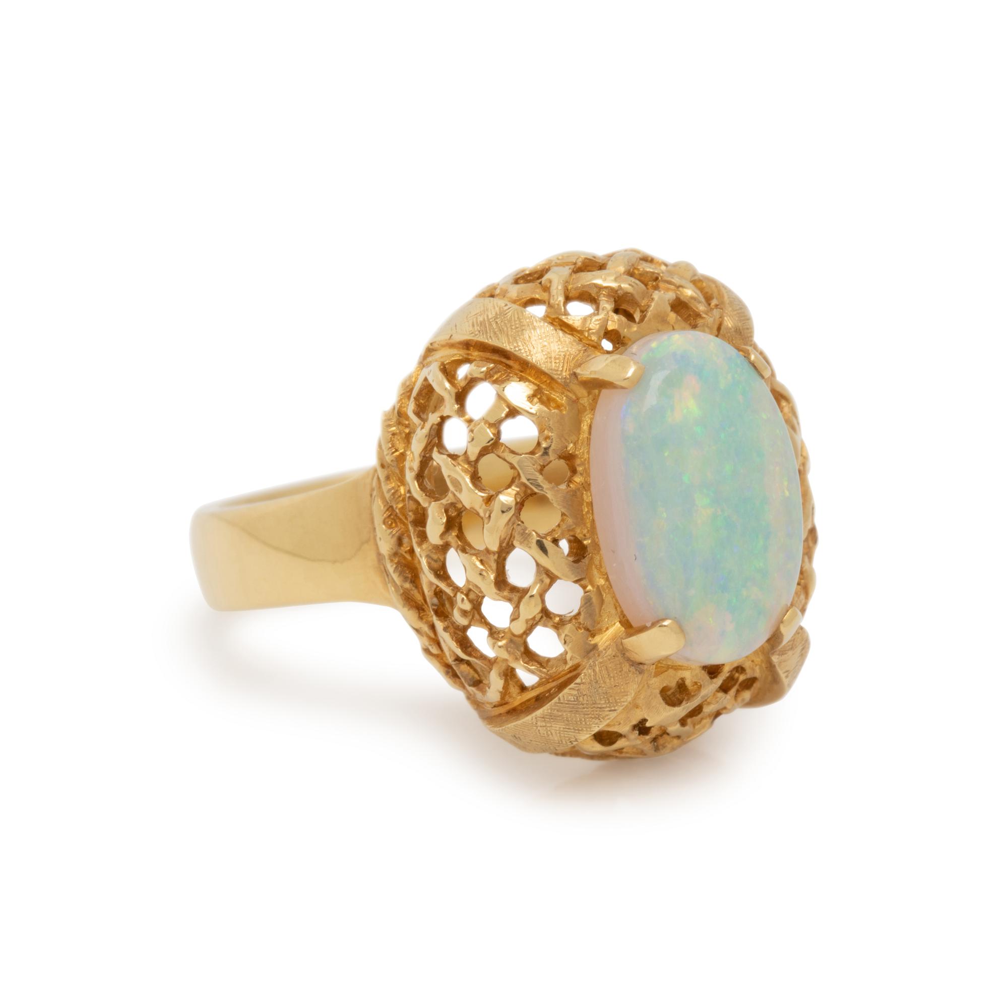 YELLOW GOLD AND OPAL RING