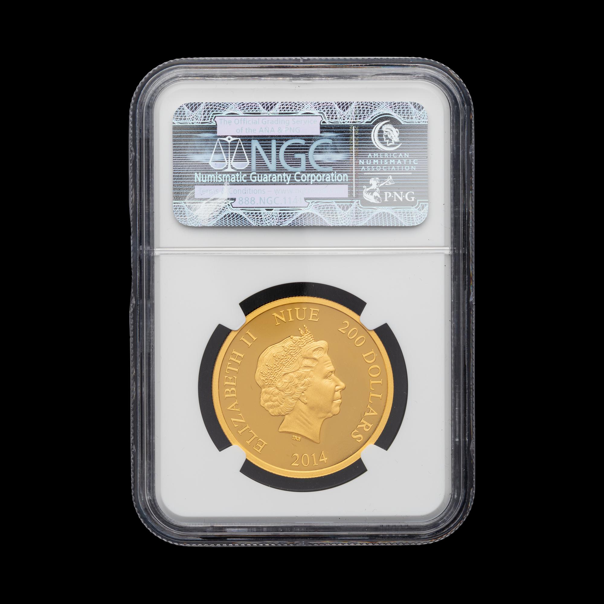 [NIUE] A 2014 Disney Characters: Donald Duck 80th Anniversary Commemorative $200 Gold Proof (NGC PF70 Ultra Cameo)