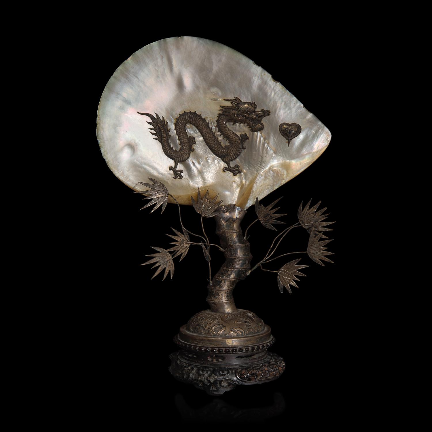 A Chinese Silver and Mother of Pearl Ornament, 19th/First Quarter 20th Century — 晚清/民國 貝母鑲銀硯屏