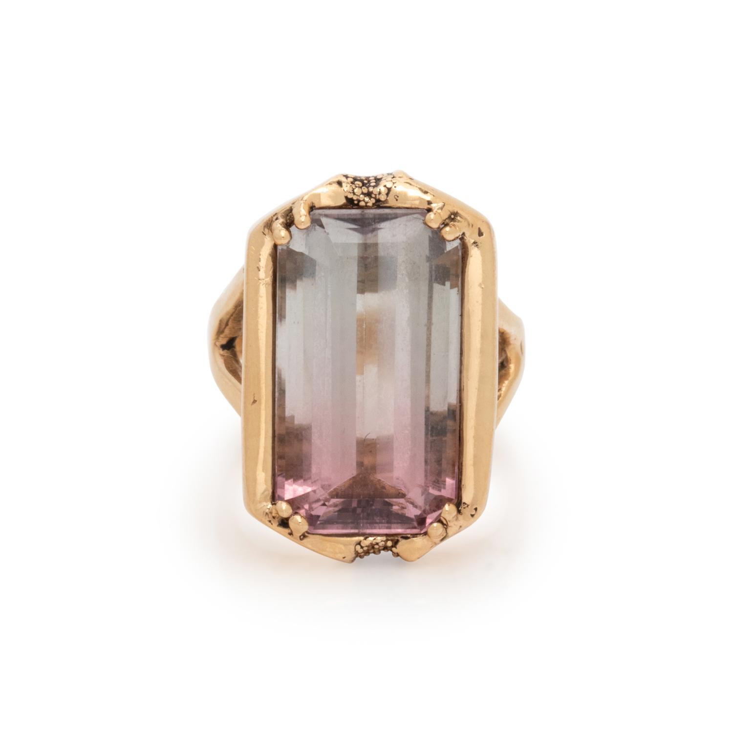 YELLOW GOLD AND TOURMALINE RING