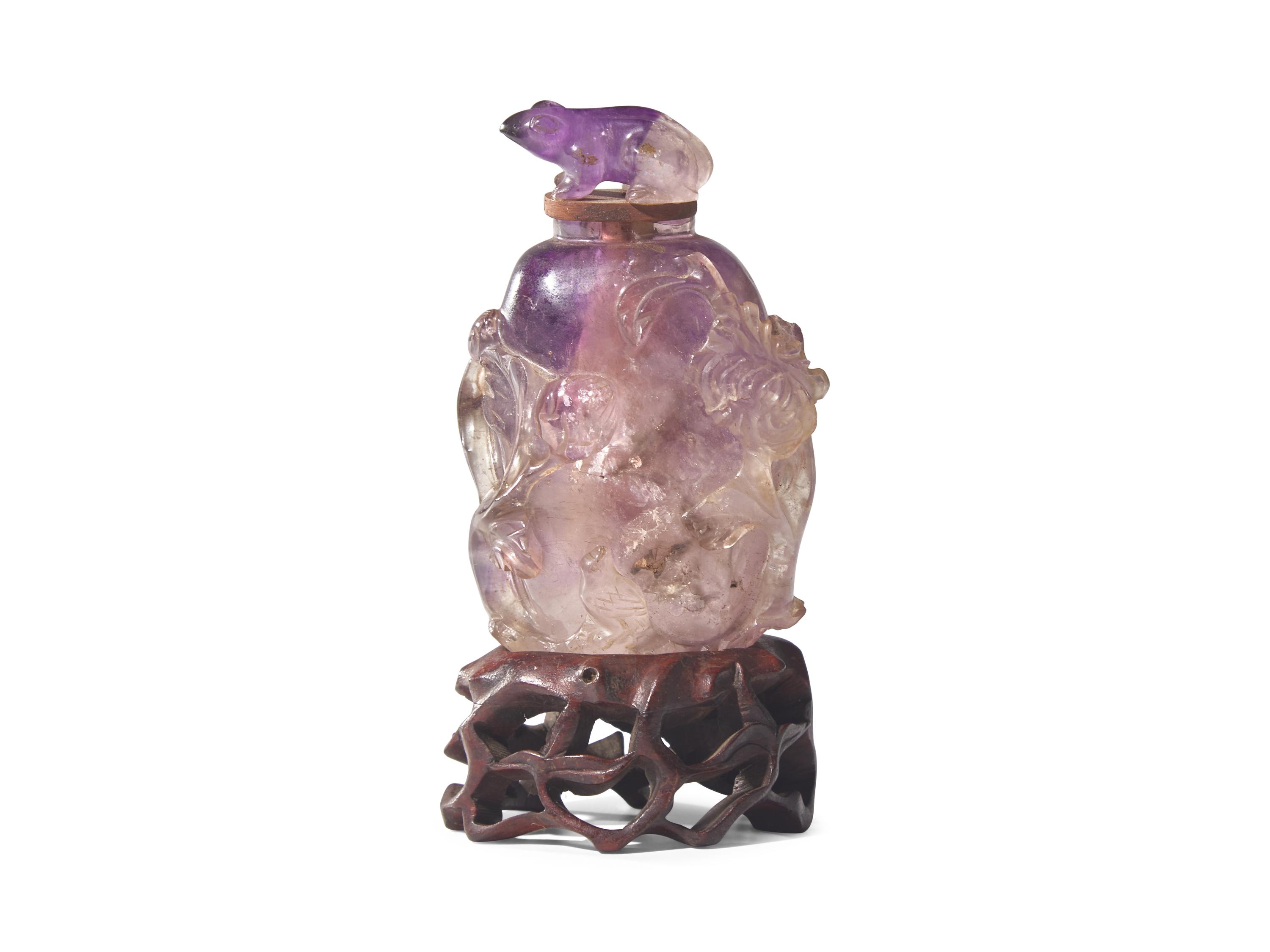 Two Chinese Carved Semiprecious Stone Articles, 20th Century 近代 紫晶、碧璽把件兩種
