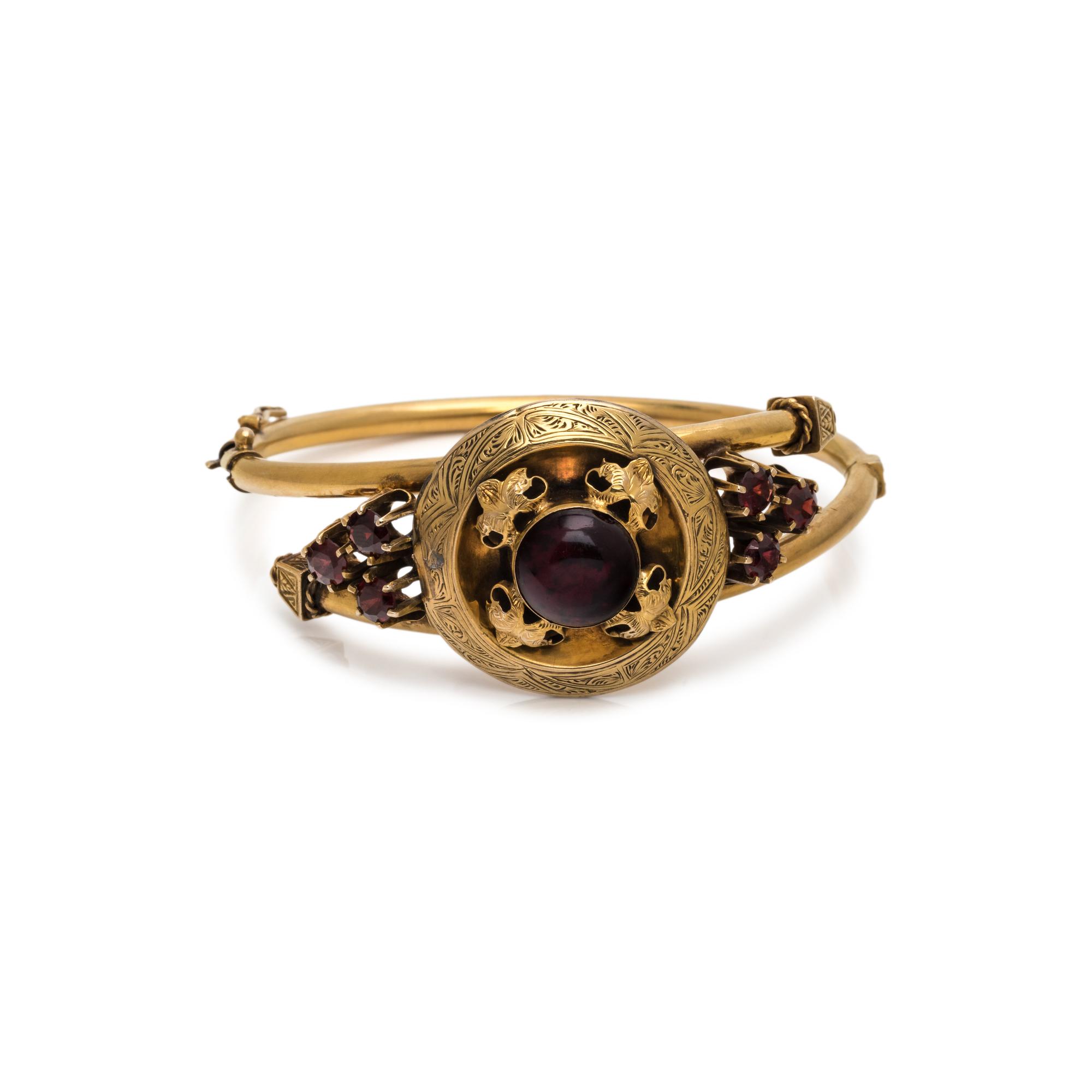 YELLOW GOLD, GOLD-FILLED, GARNET AND PASTE BANGLE BRACELET