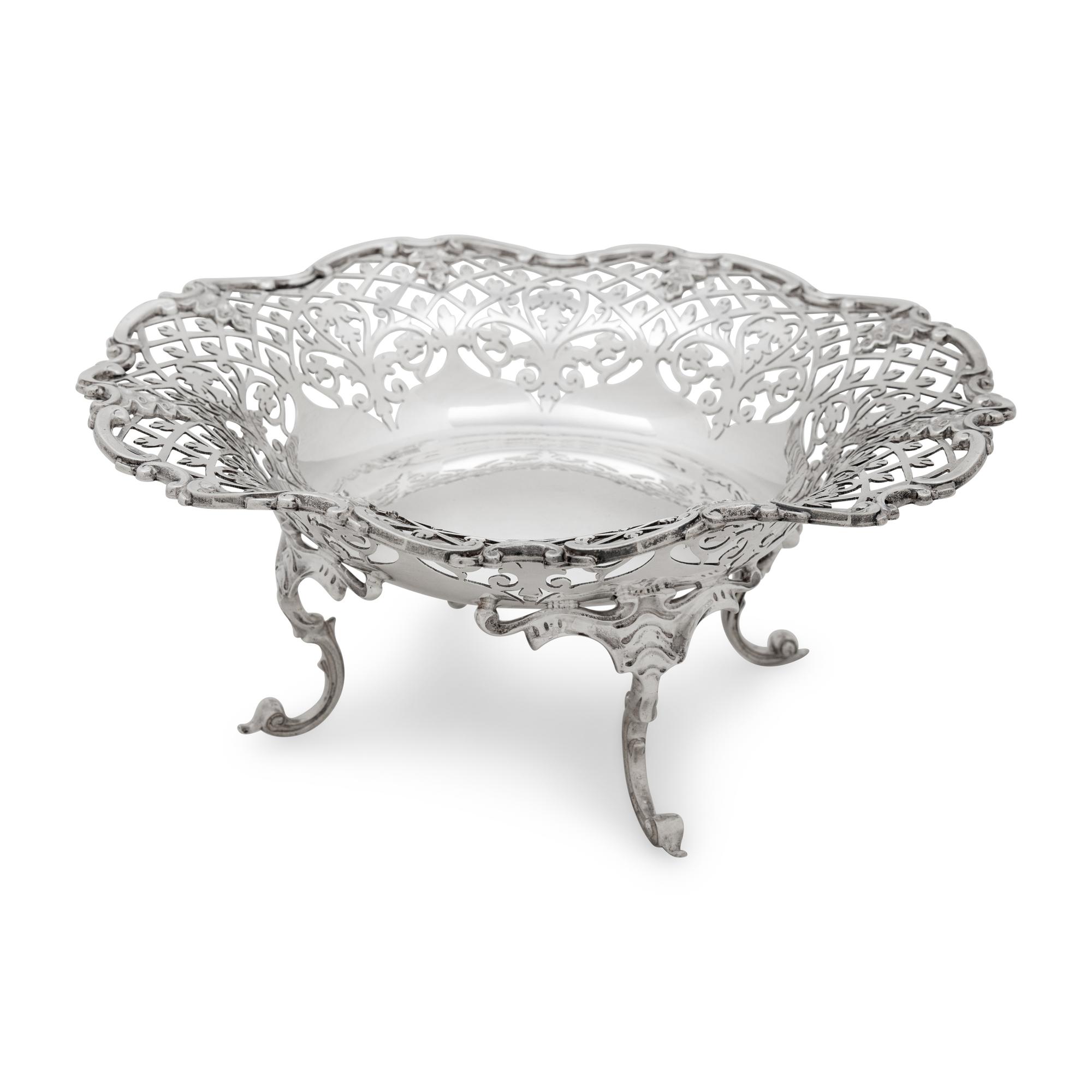 A Set of Four Scottish Edwardian Silver Reticulated Bowls
