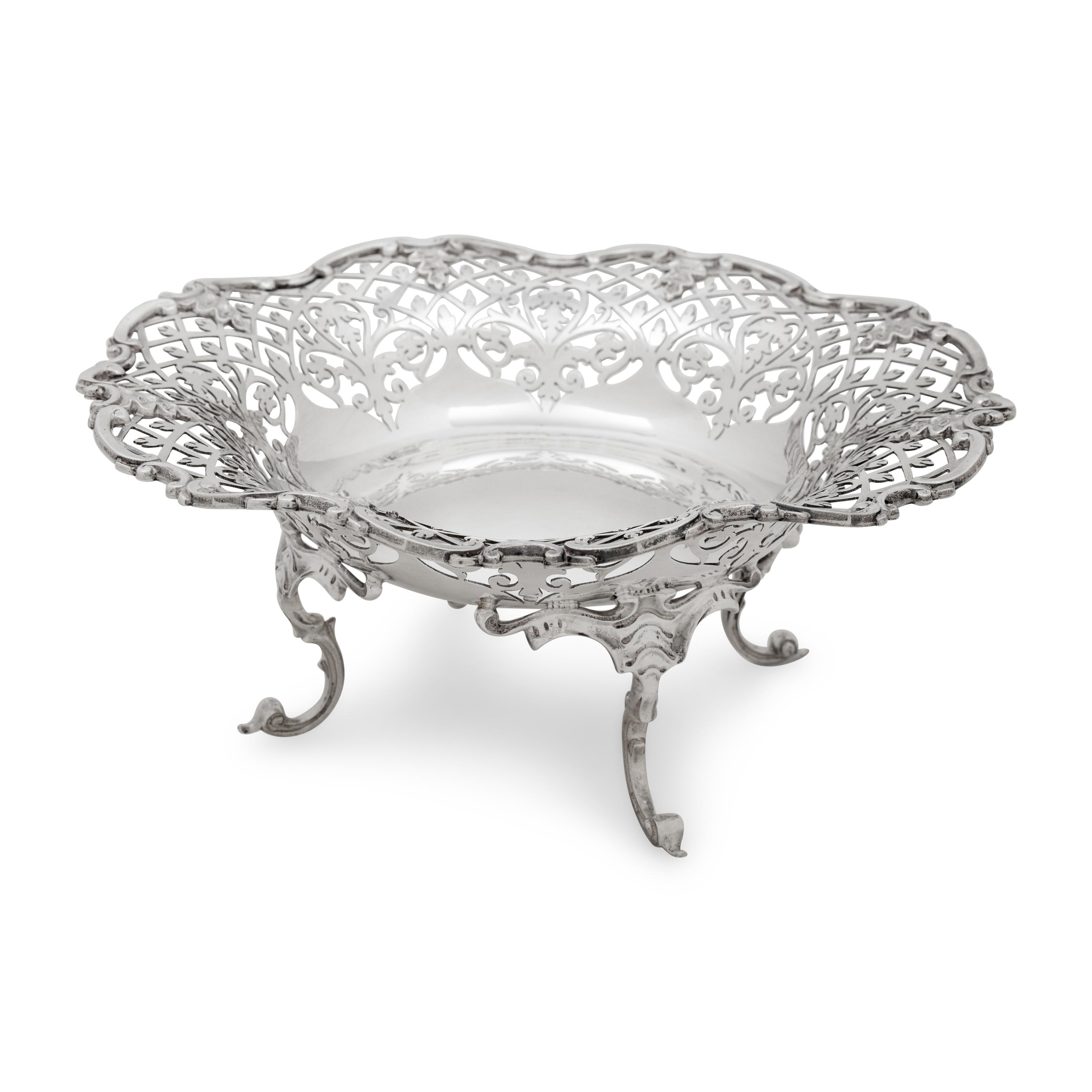 A Set of Four Scottish Edwardian Silver Reticulated Bowls