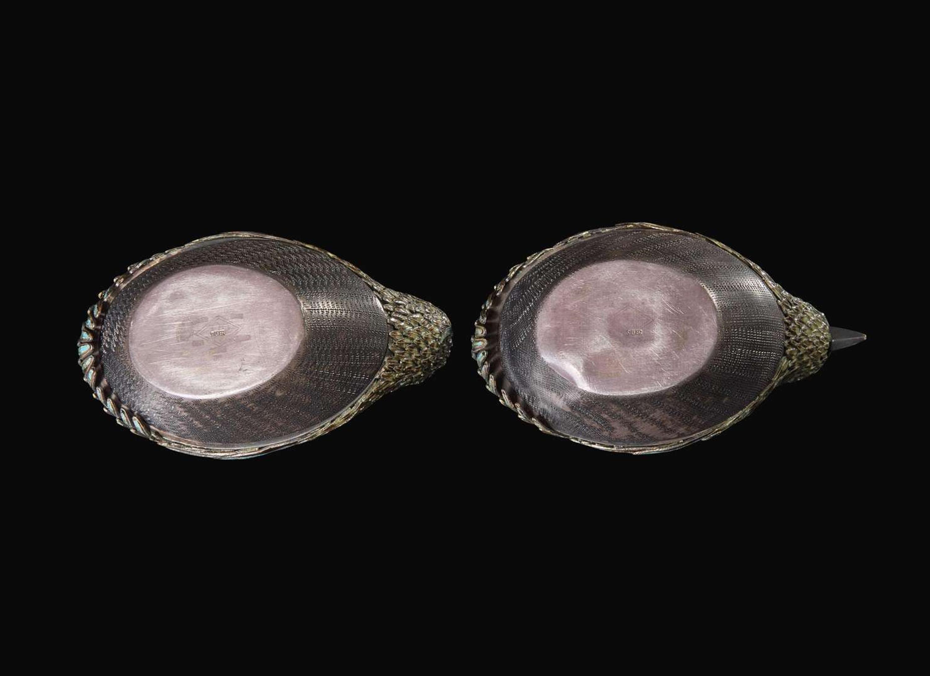 A pair of enameled silver "Quail" boxes 銀地琺瑯鵪鶉盒一對