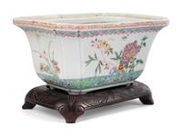 A Pair of Chinese Export Porcelain Jardinières and a Pair of Chinese Giltwood Brackets