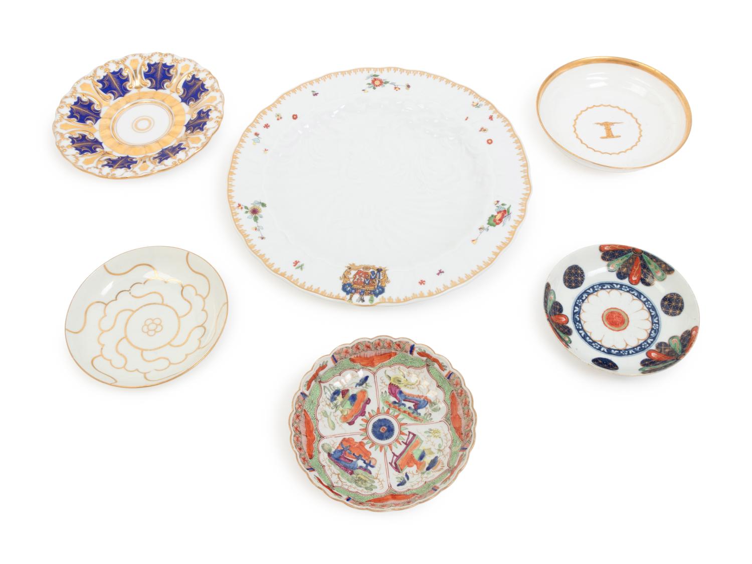 A Collection of Eleven Porcelain Table Articles