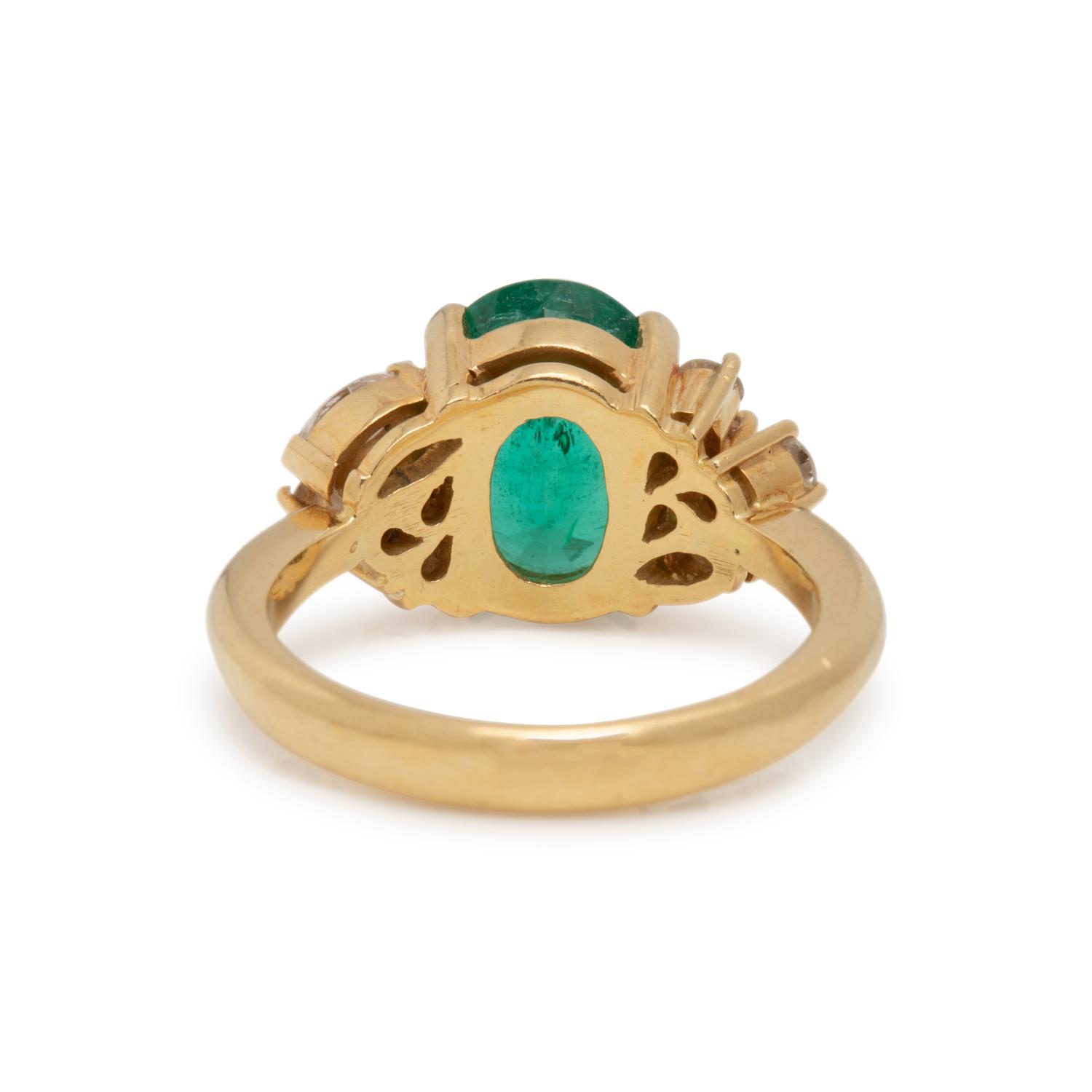 EMERALD AND DIAMOND RING