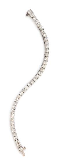 An 18 Karat White Gold and Diamond Line Bracelet, 12.00 dwts.