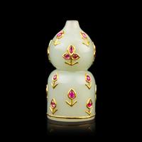 An Unusual Pale-celadon Jade Ruby-set Huqqa Mouthpiece, Mughal, Early 19th Century 莫臥爾王朝十九世紀初 青白玉嵌金紅寶石煙嘴