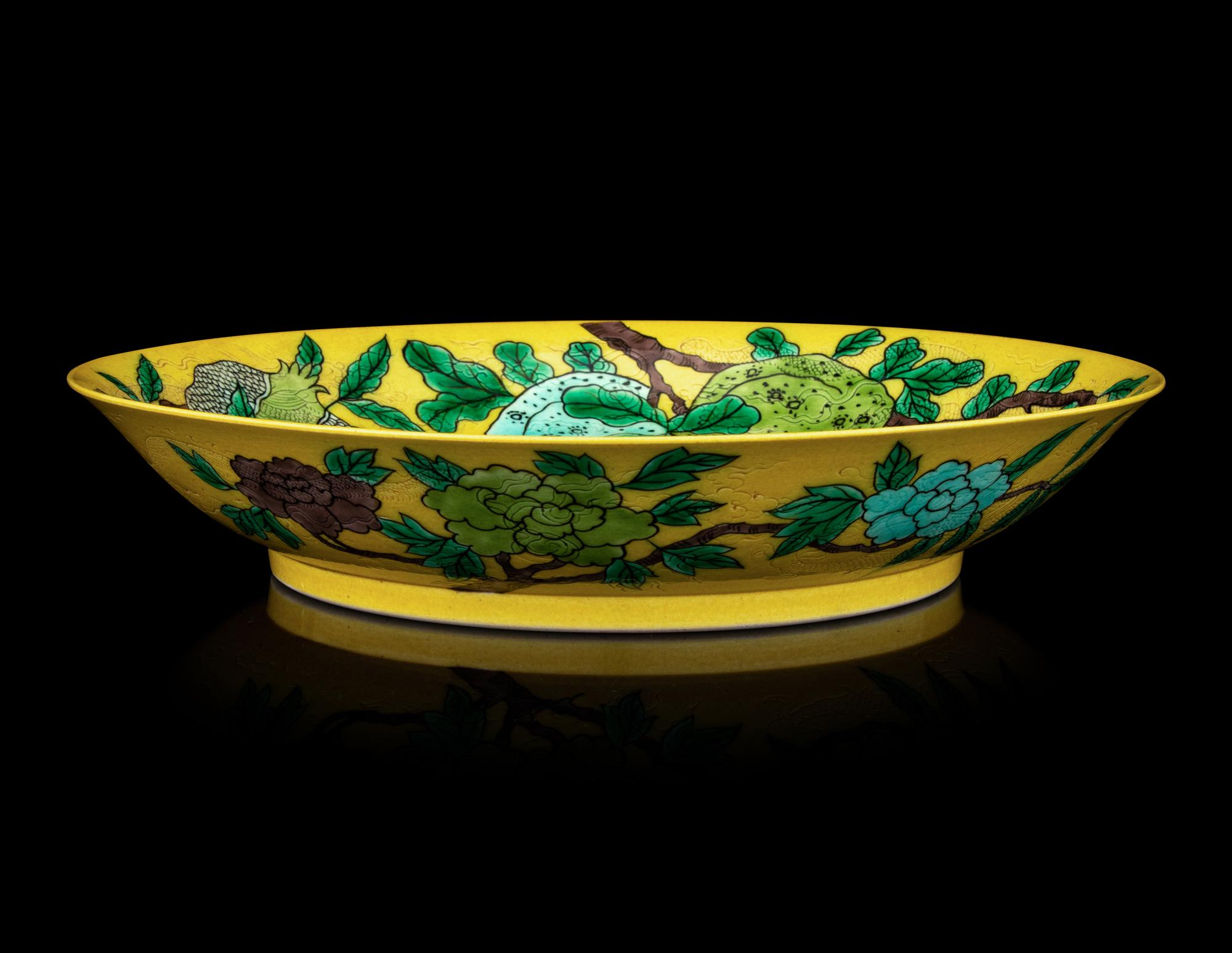 A Chinese Famille Verte Porcelain Charger