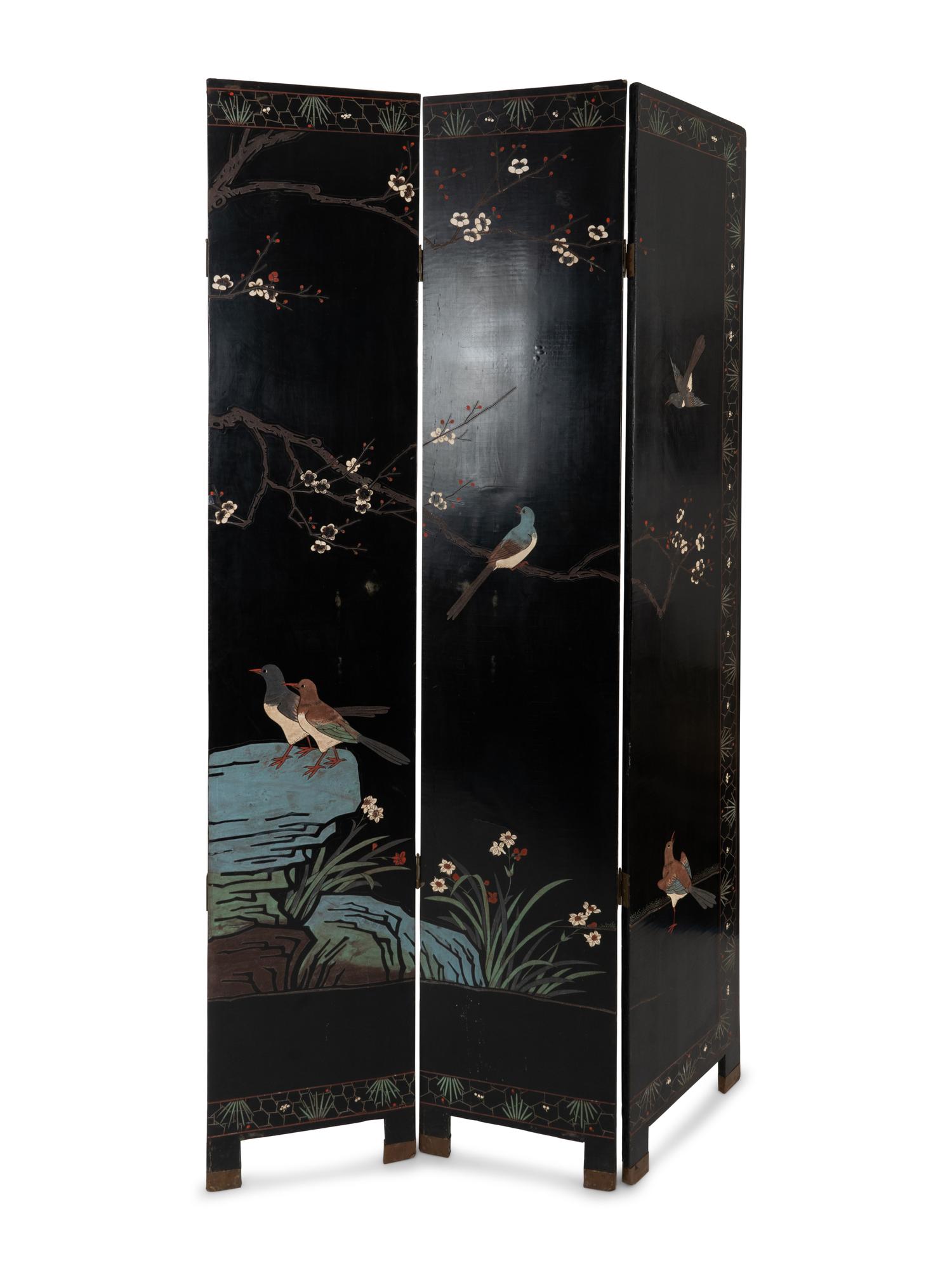 A Chinese Export Lacquer Six-Panel Floor Screen — 20TH CENTURY