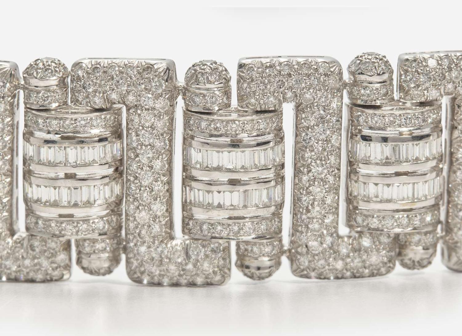 An 18K White Gold and Diamond Bracelet