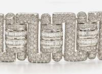 An 18K White Gold and Diamond Bracelet