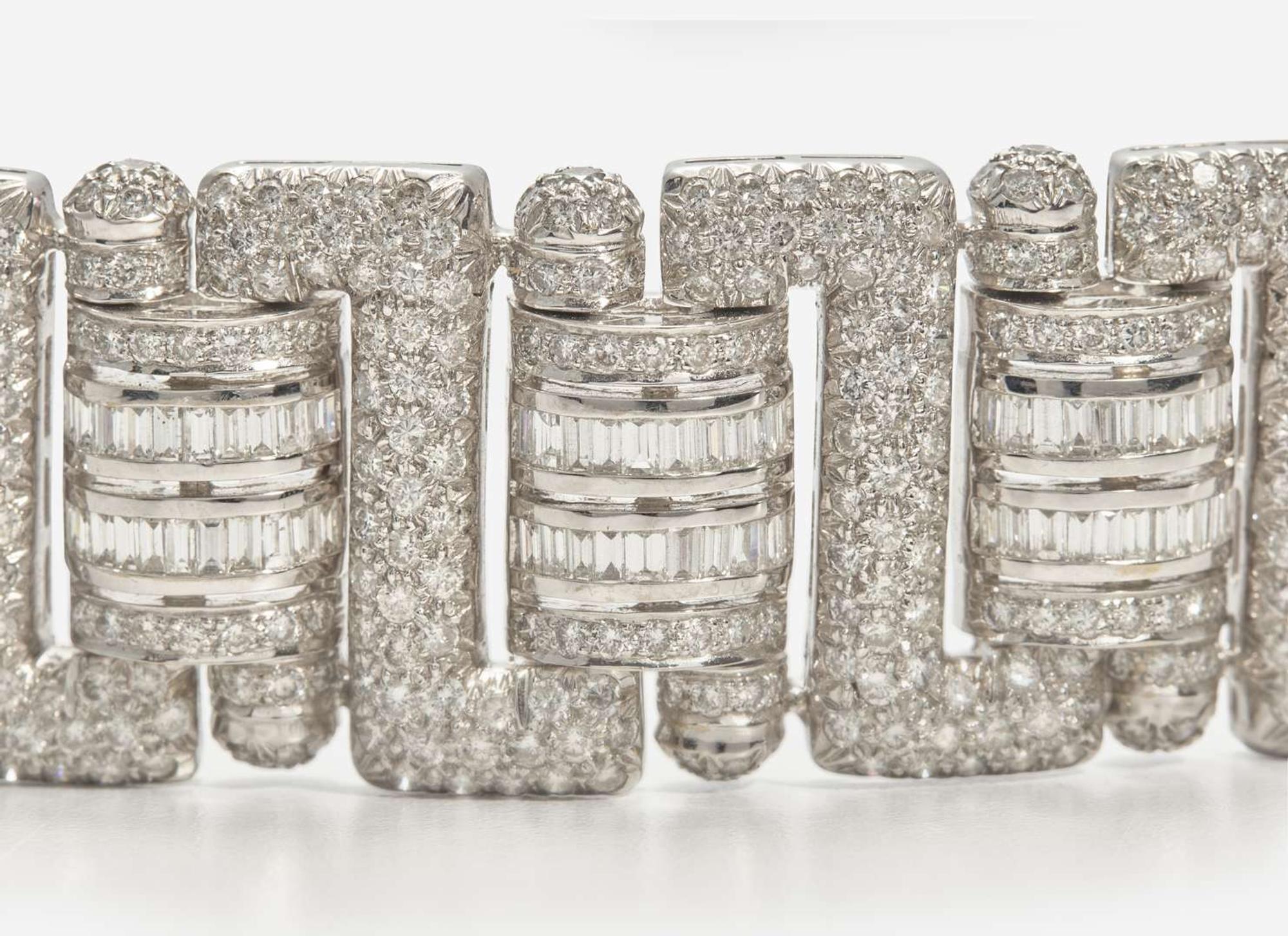 An 18K White Gold and Diamond Bracelet