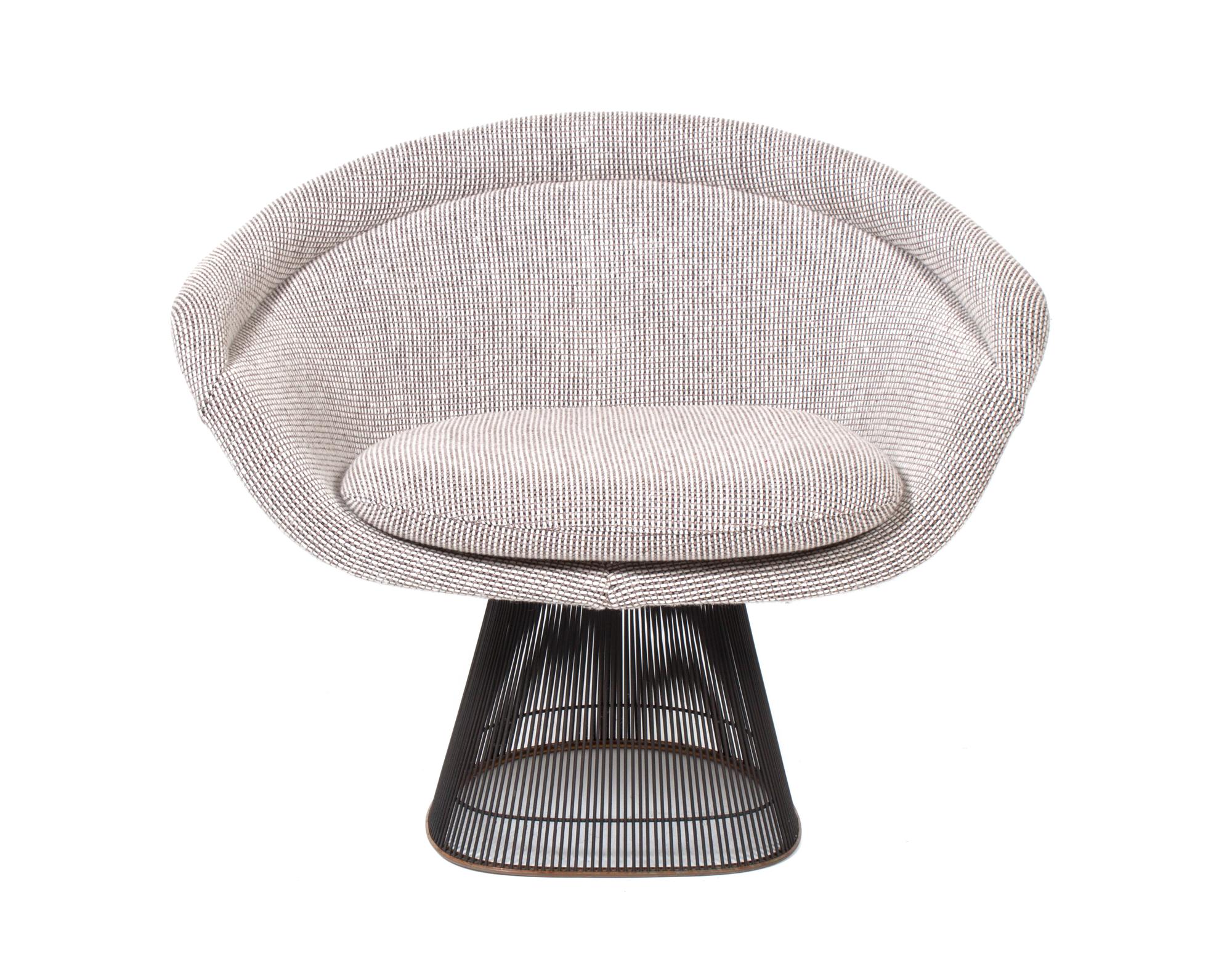 An Upholstered Lounge Chair Height 30 1/4 x width 36 1/2 x depth 25 inches. — AFTER WARREN PLATNER FOR KNOLL