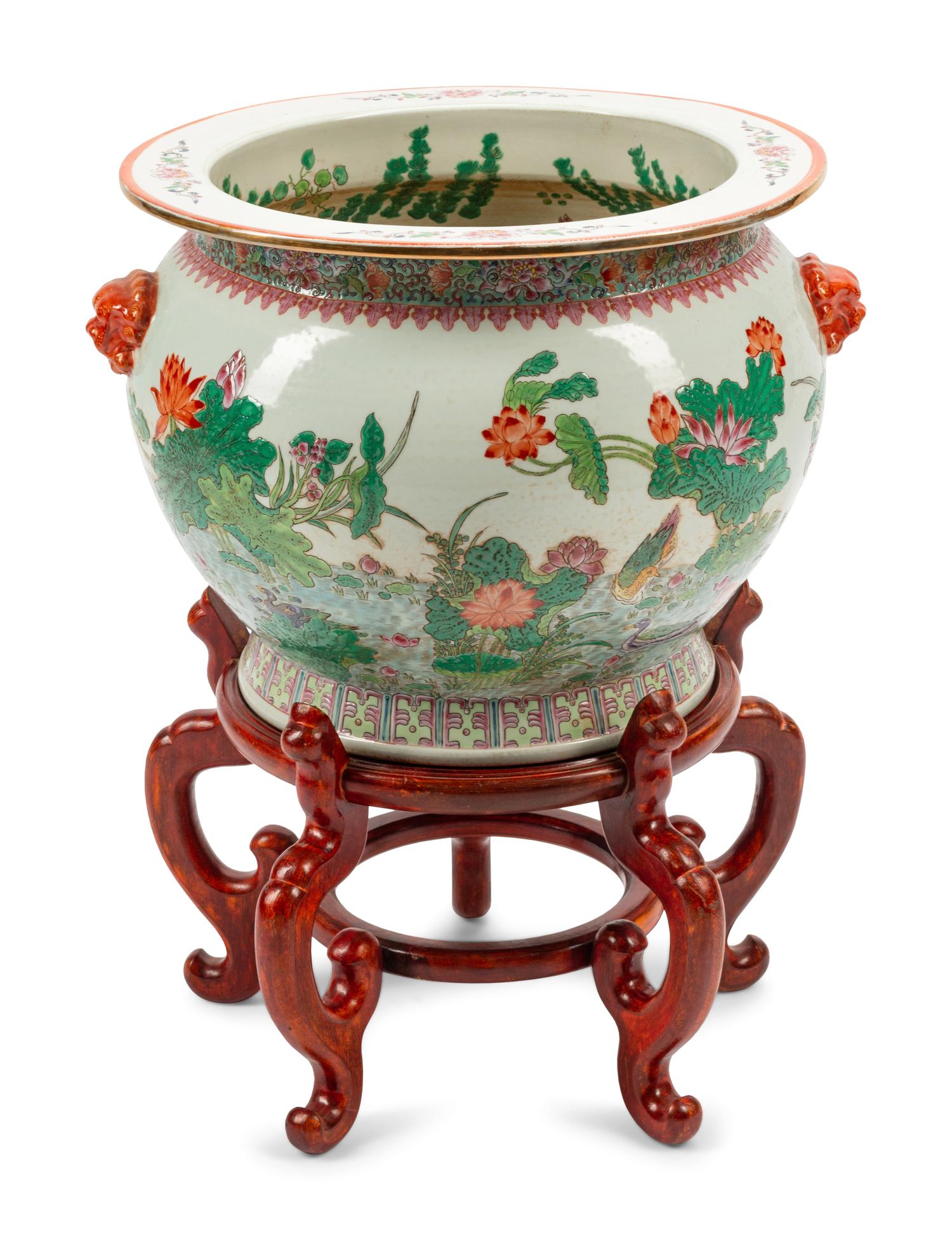 A Chinese Export Porcelain Fish Bowl and Stand