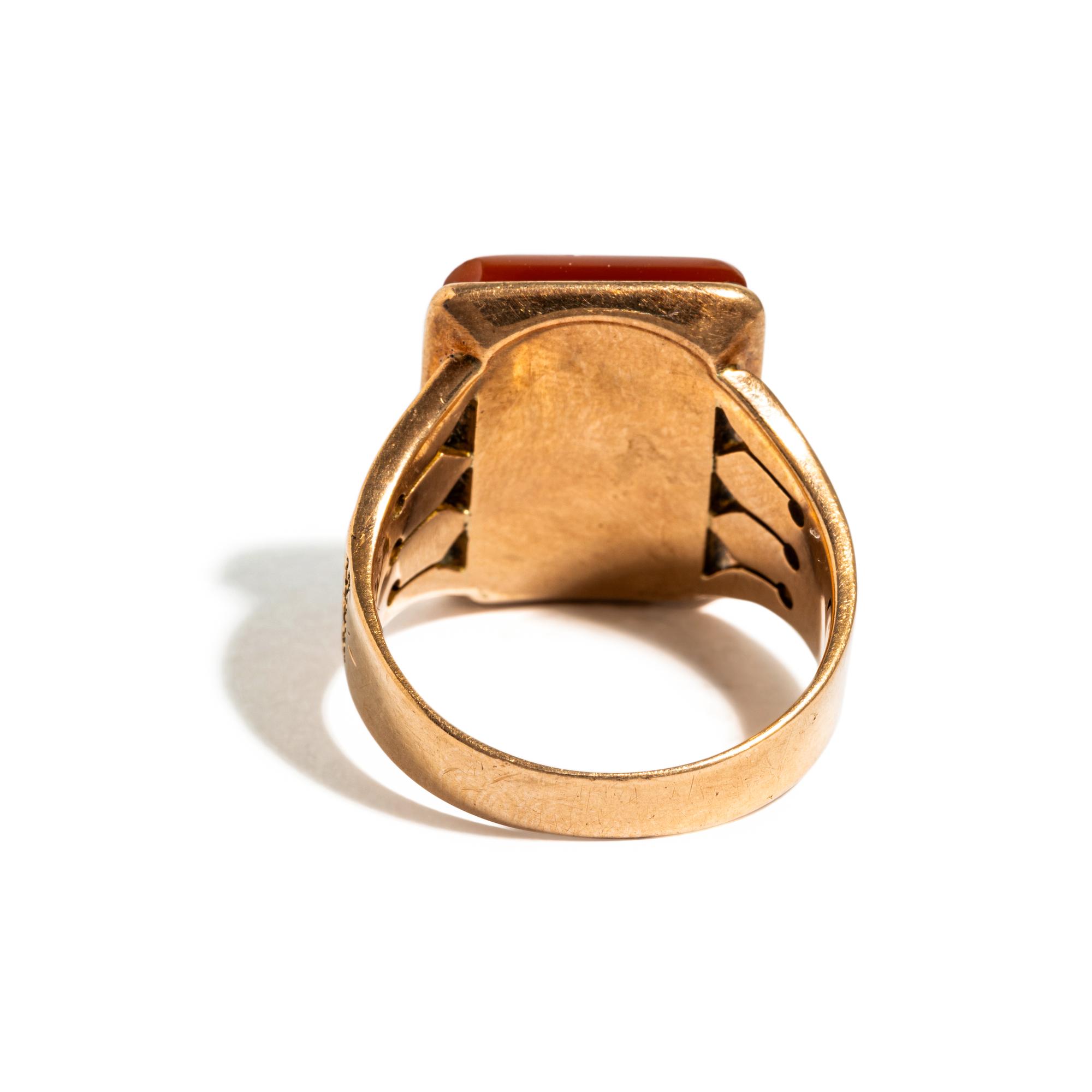 A Neoclassical Gold and Carnelian Ring Stone with a Gryllos