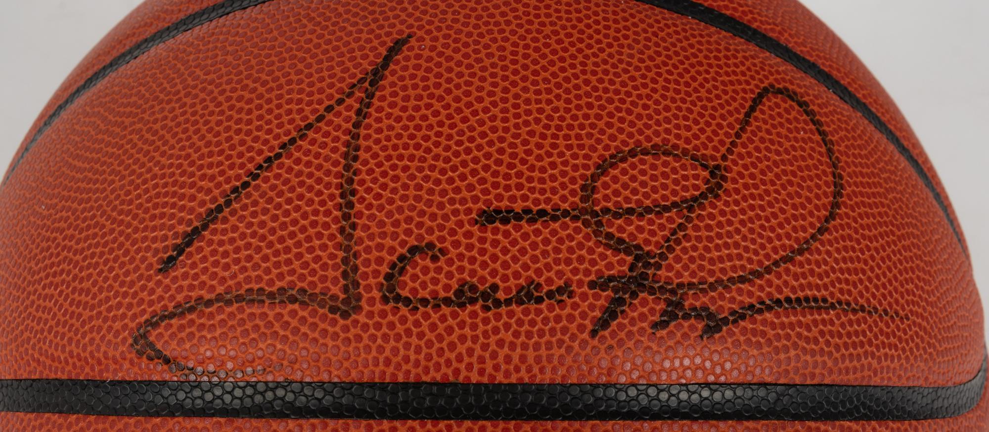 A Scottie Pippen Signed Autograph Wilson Basketball (Beckett Authentication Services BAS Certified),